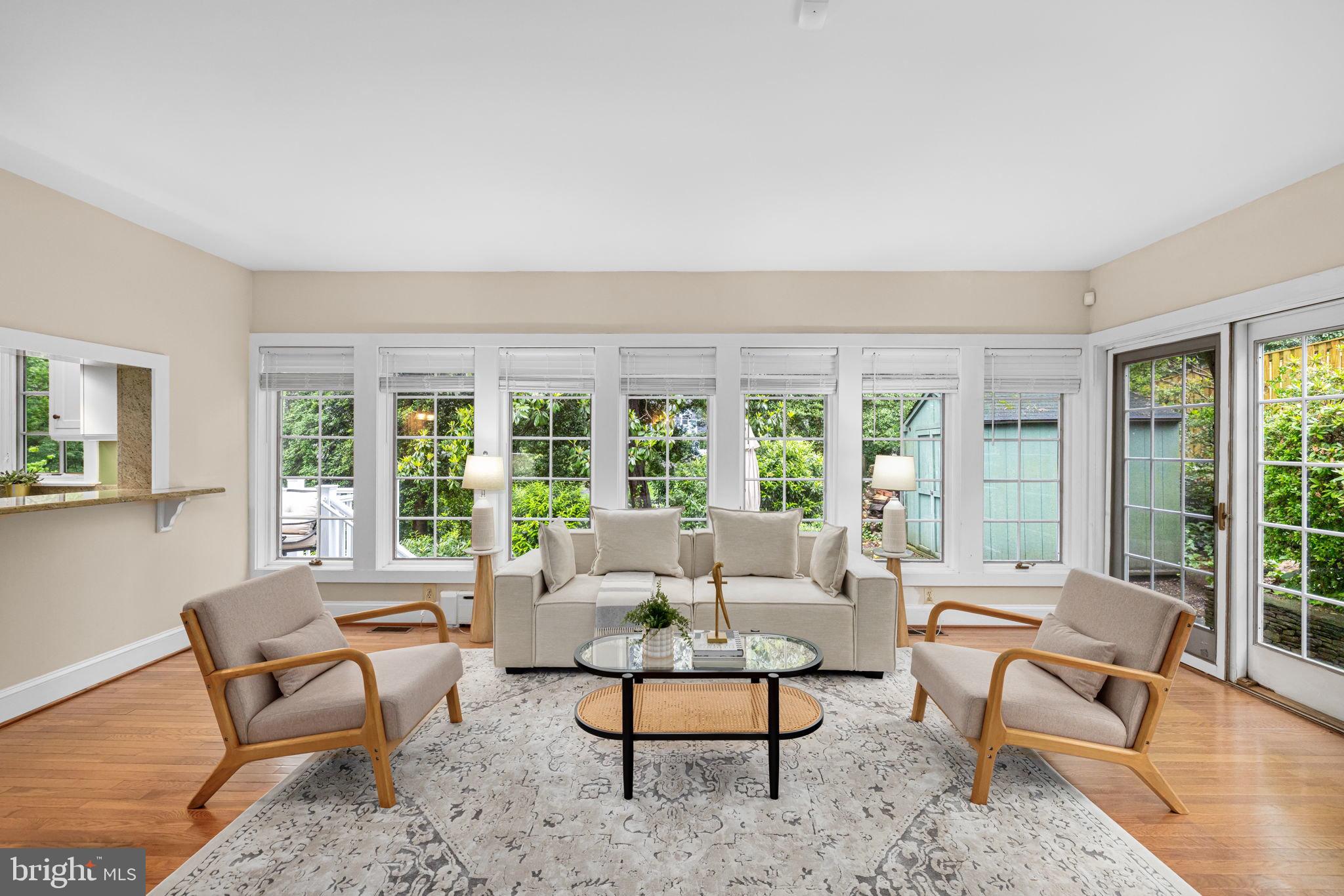 COUNTRY CLUB HILLS - Residential