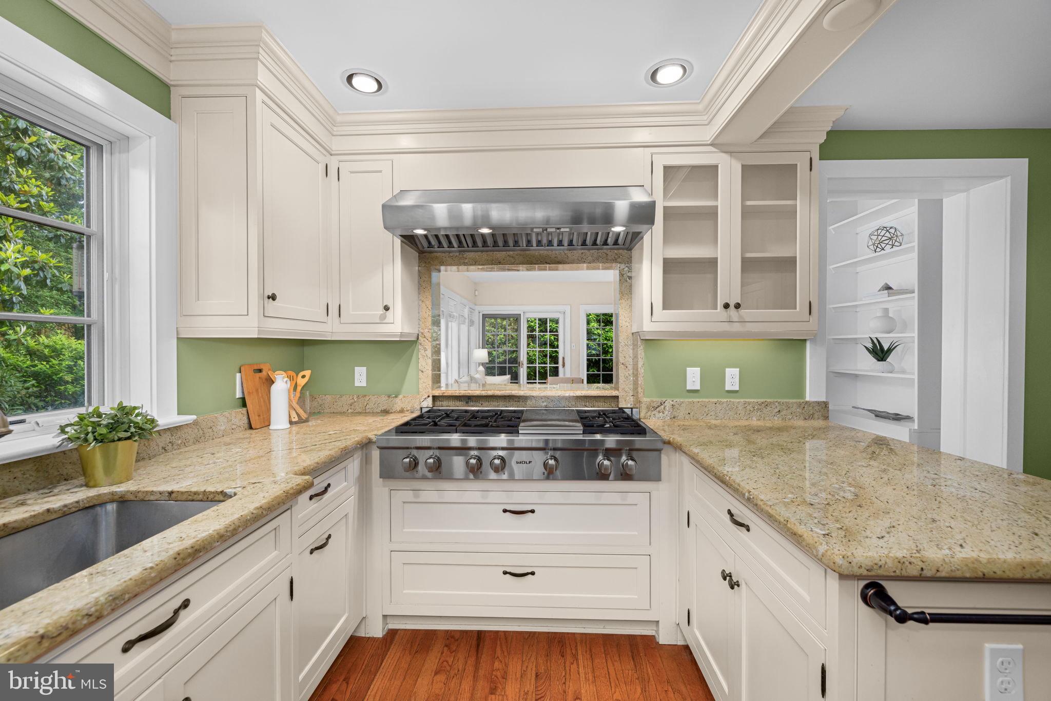 COUNTRY CLUB HILLS - Residential