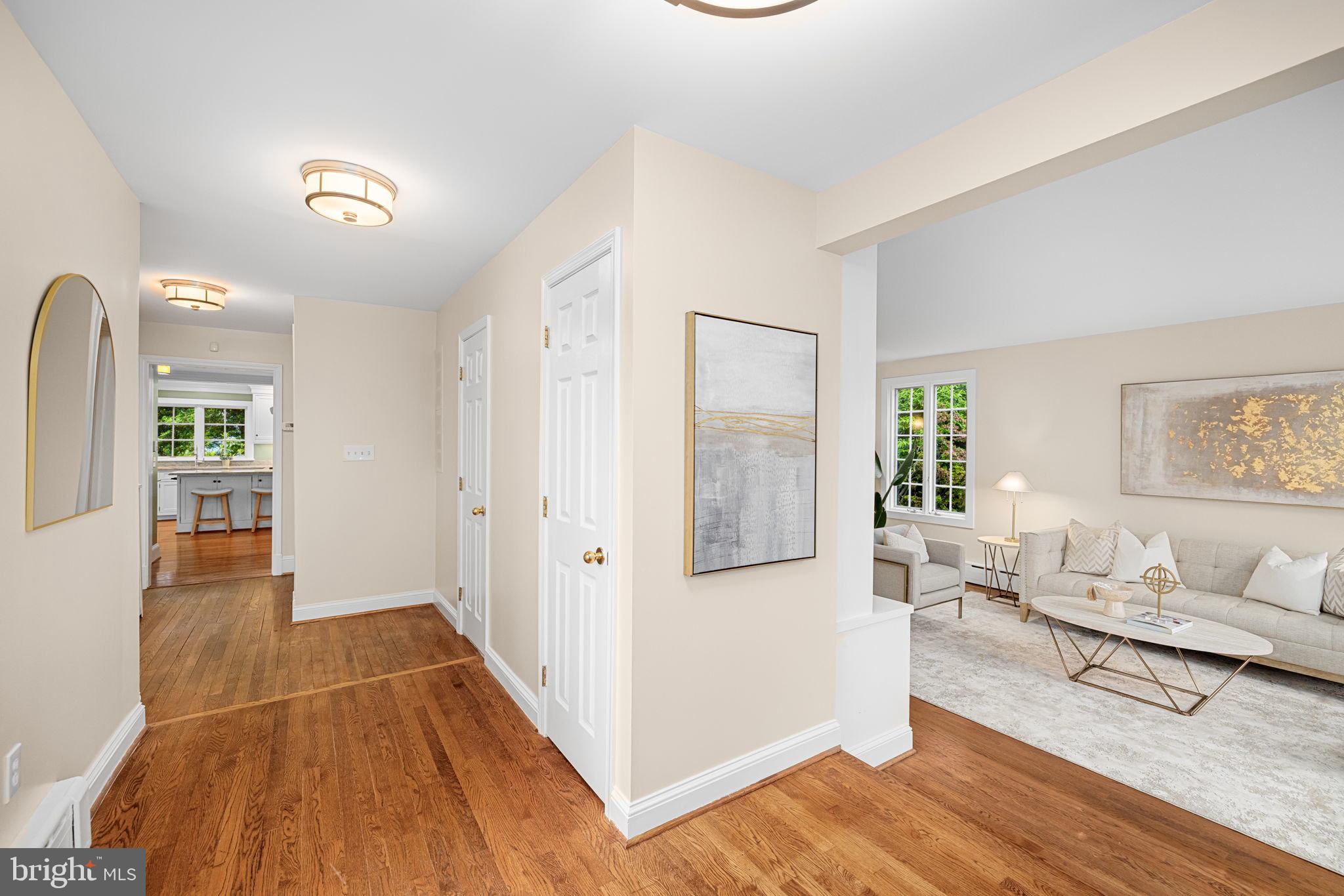 COUNTRY CLUB HILLS - Residential