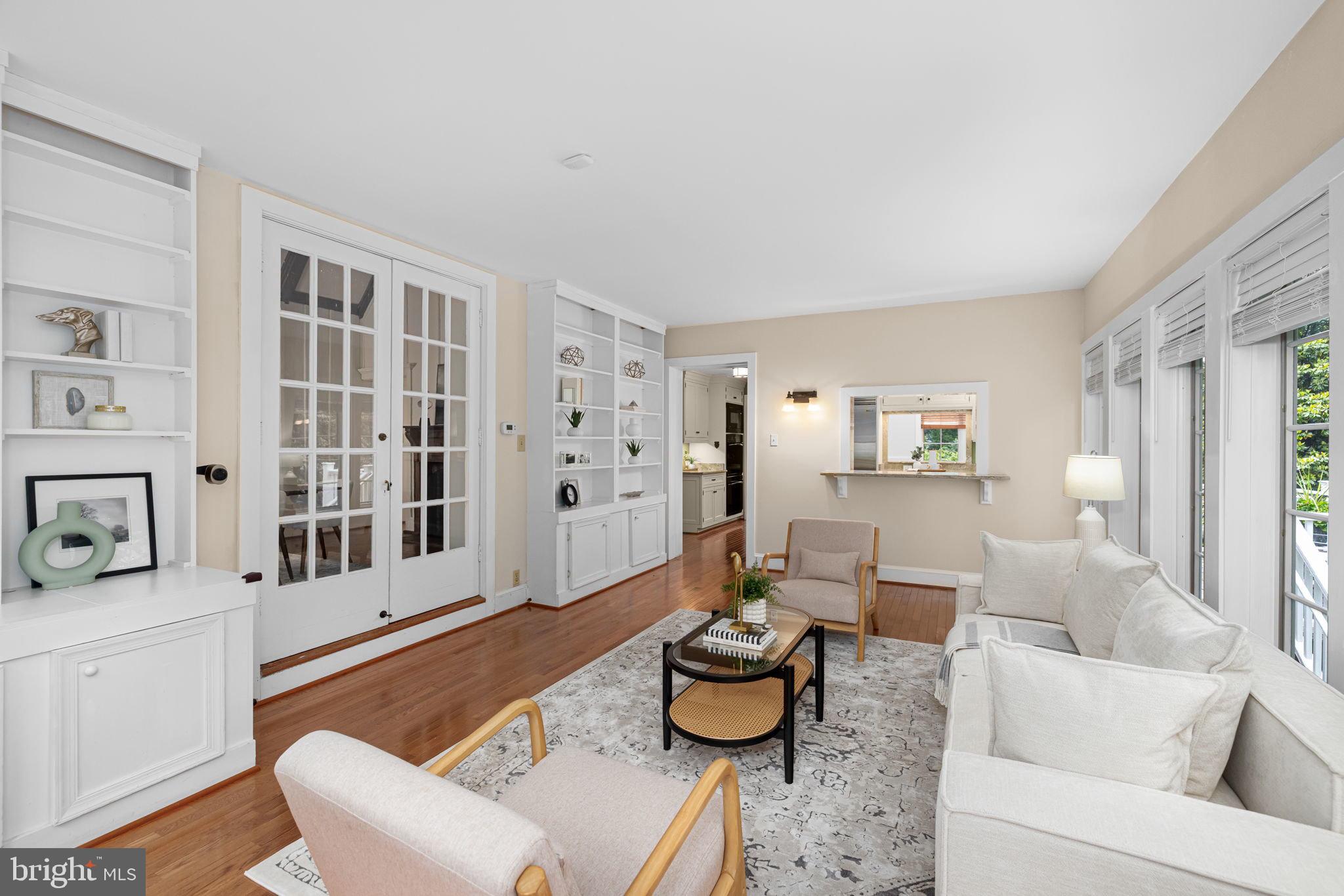 COUNTRY CLUB HILLS - Residential