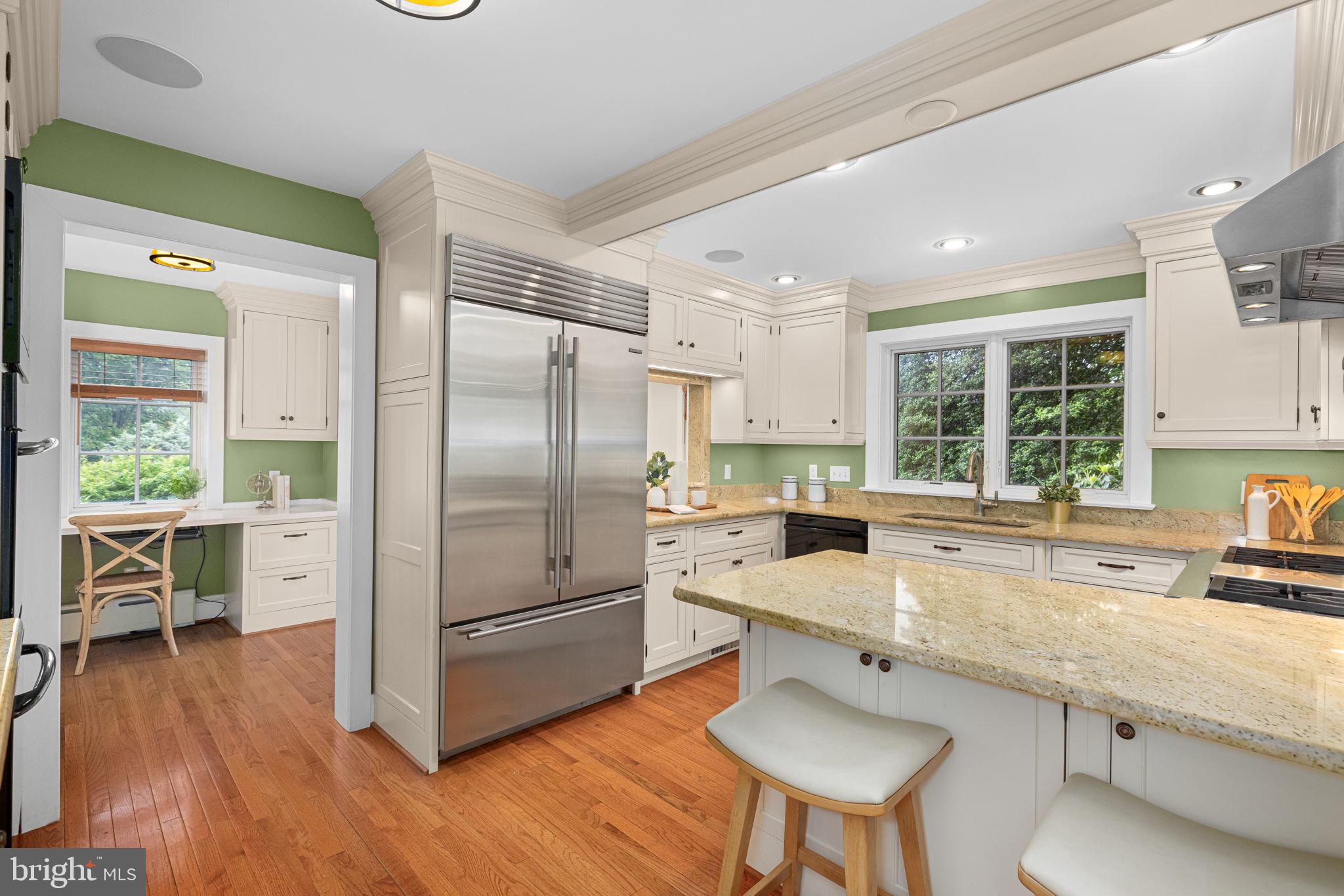 COUNTRY CLUB HILLS - Residential