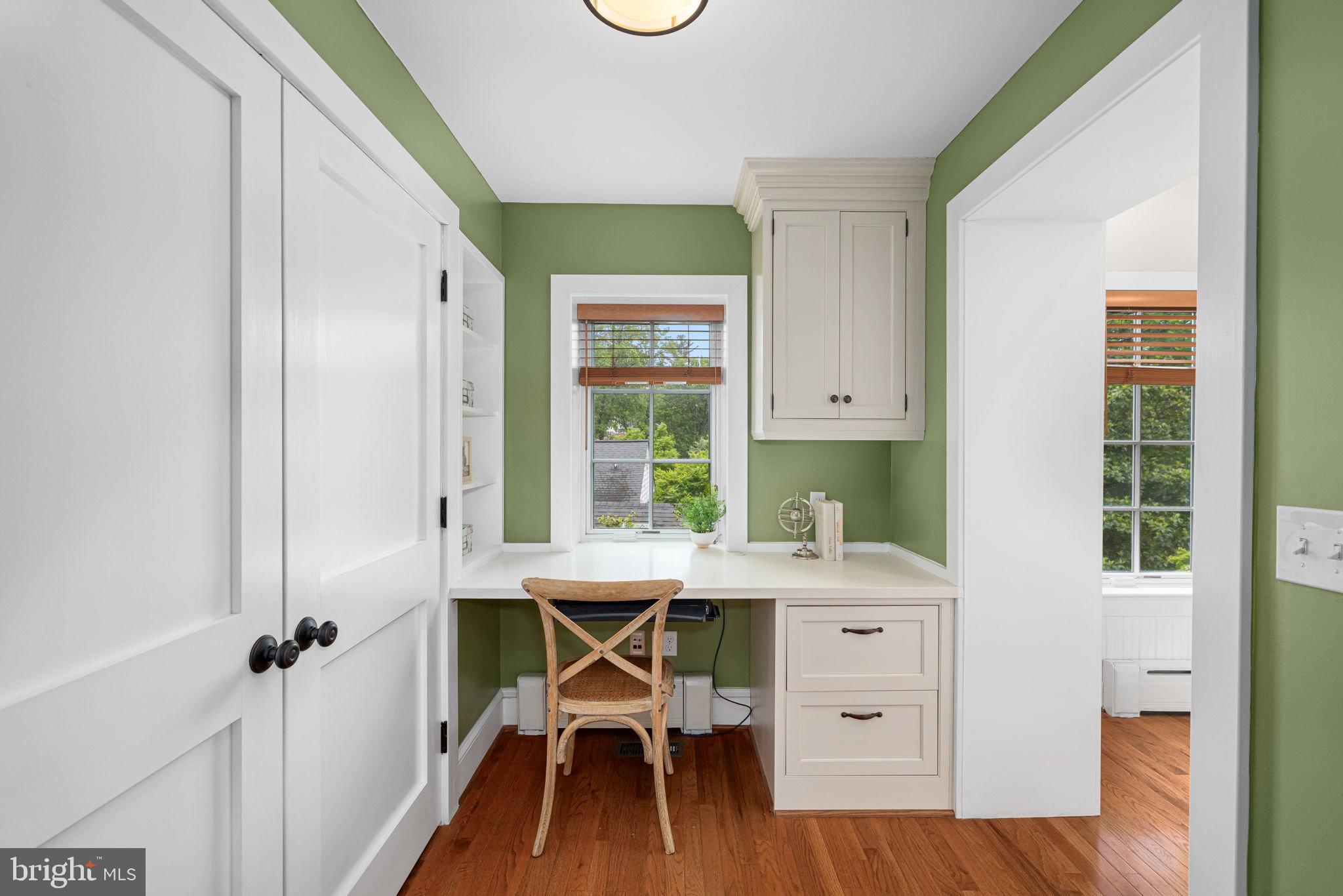 COUNTRY CLUB HILLS - Residential