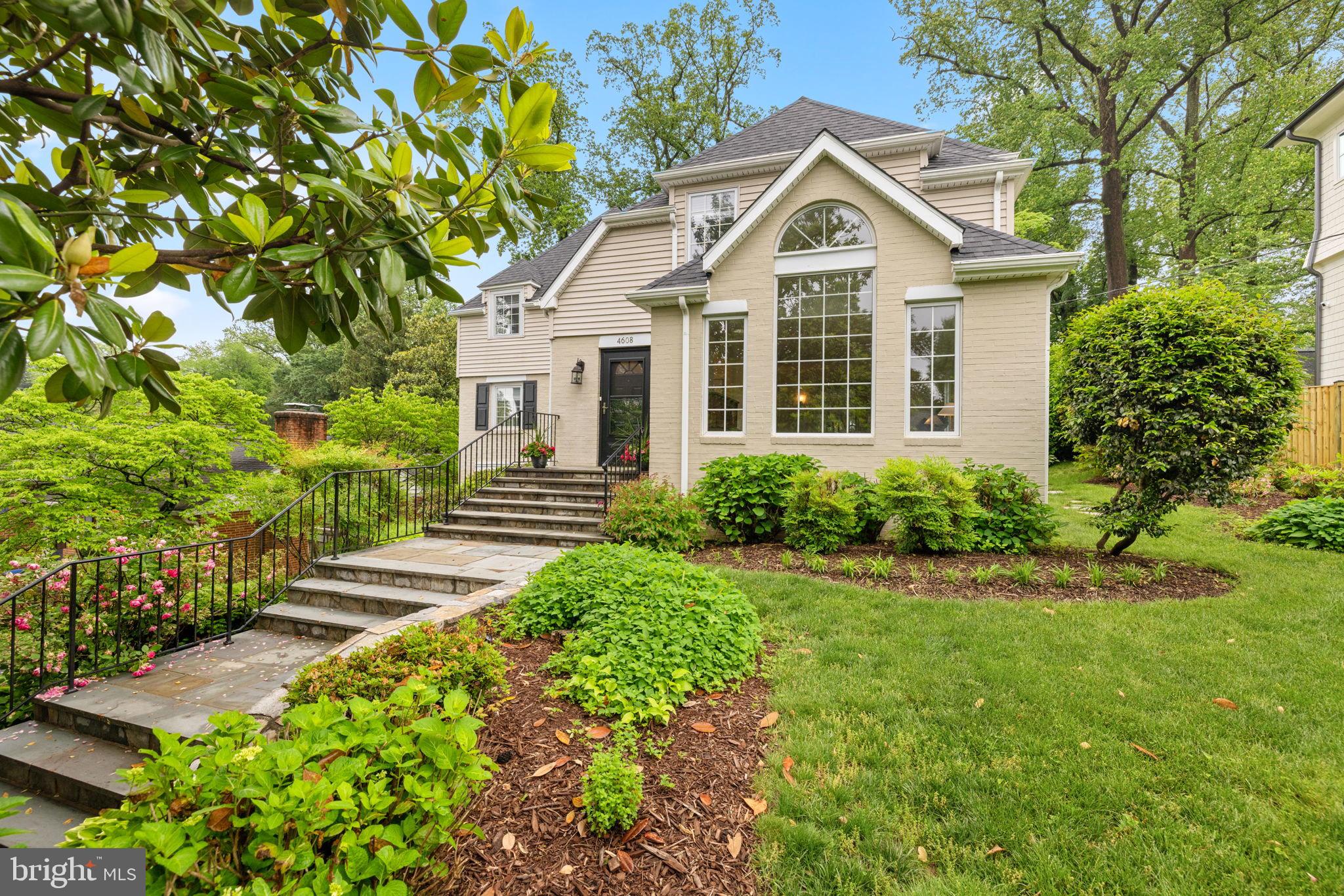 COUNTRY CLUB HILLS - Residential