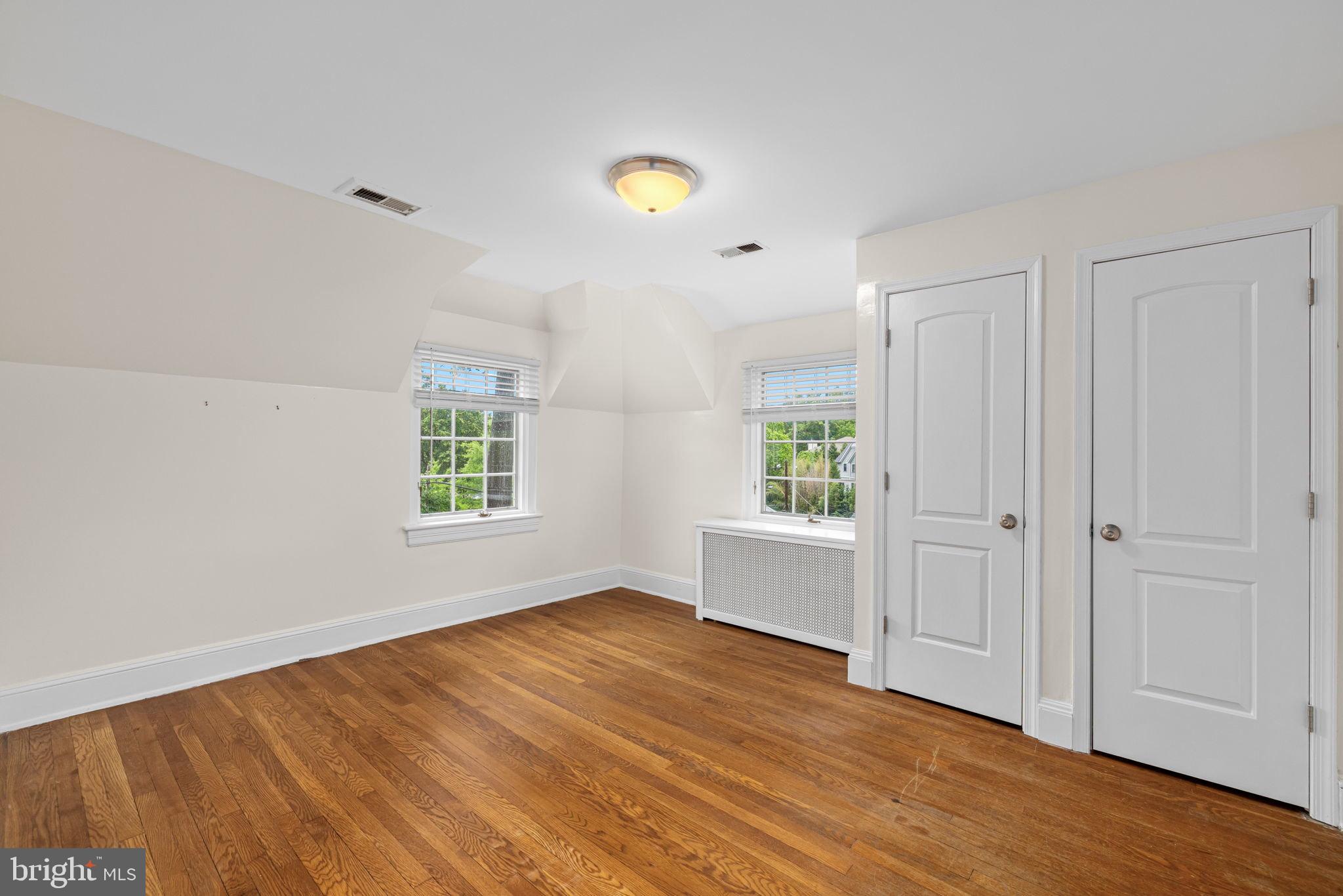 COUNTRY CLUB HILLS - Residential