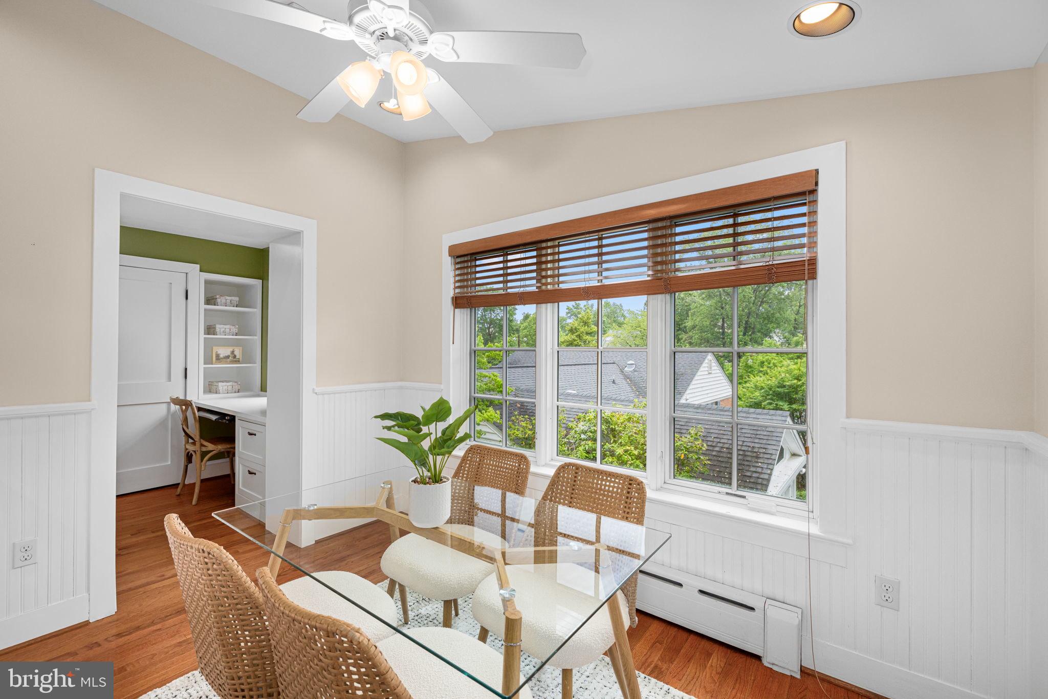 COUNTRY CLUB HILLS - Residential