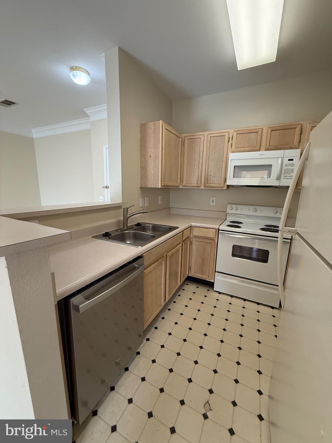 1601 SPRING GATE DRIVE 1212