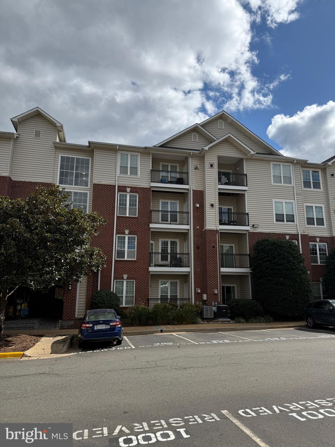 GATES OF MCLEAN - Residential Lease