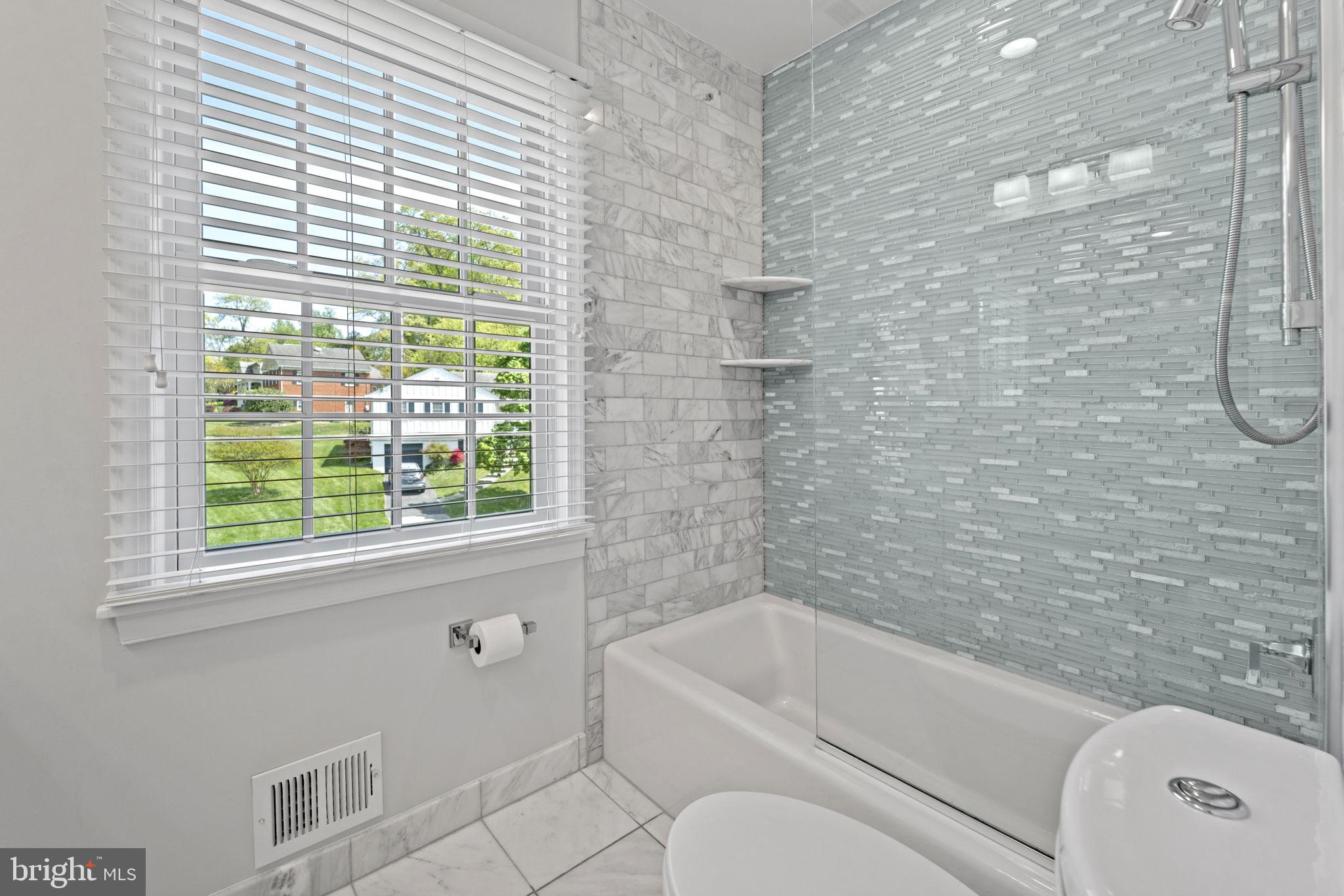 MARY KNOLLS - Residential