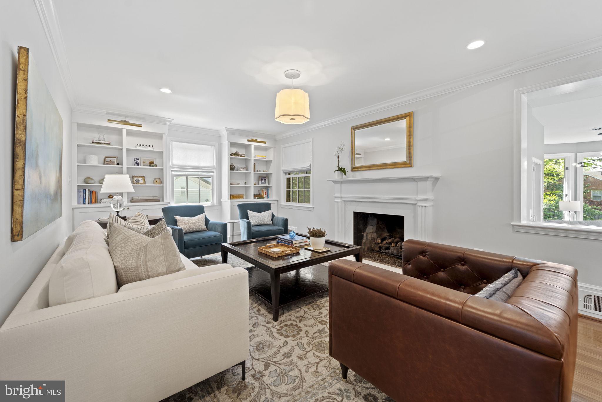 MARY KNOLLS - Residential