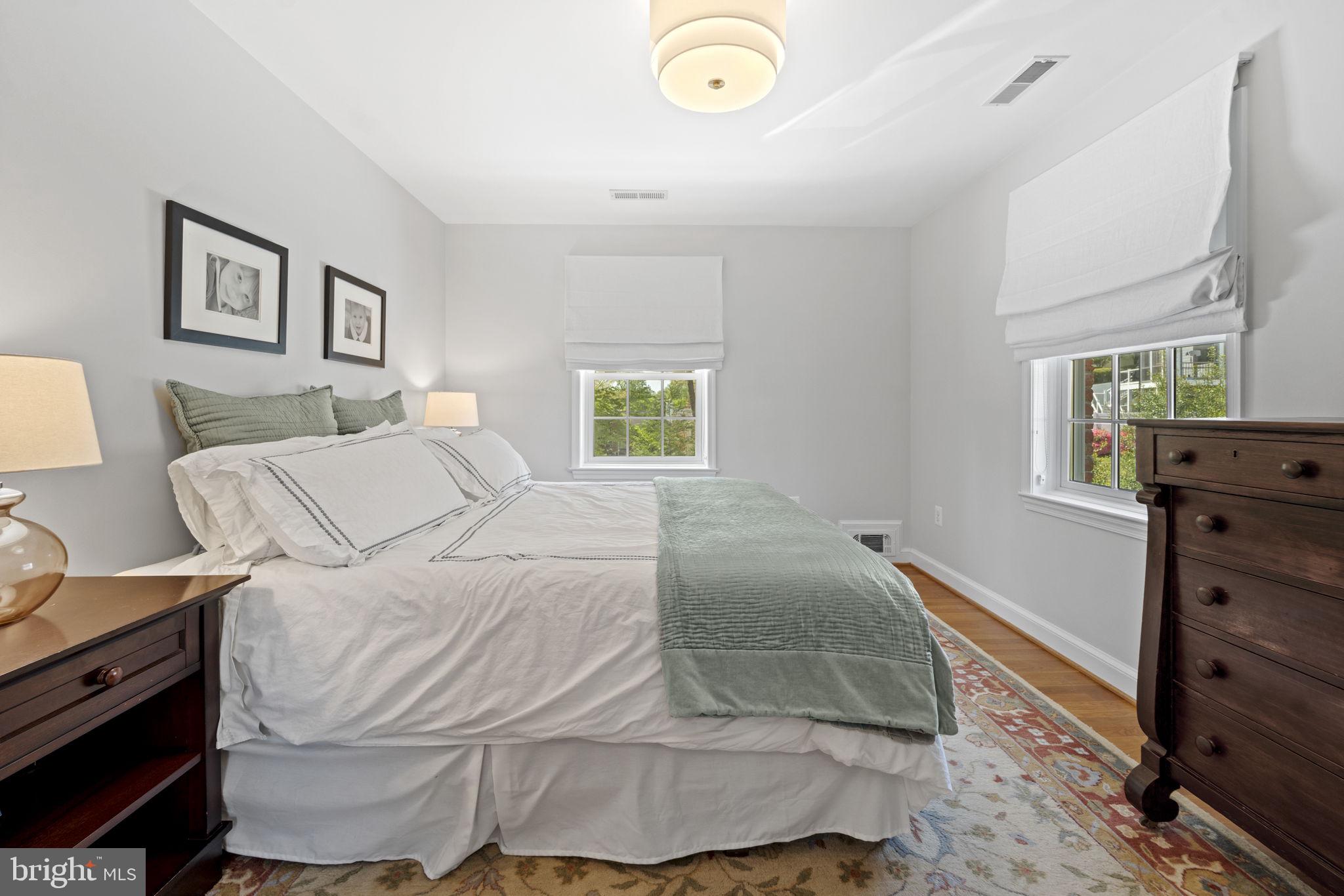 MARY KNOLLS - Residential