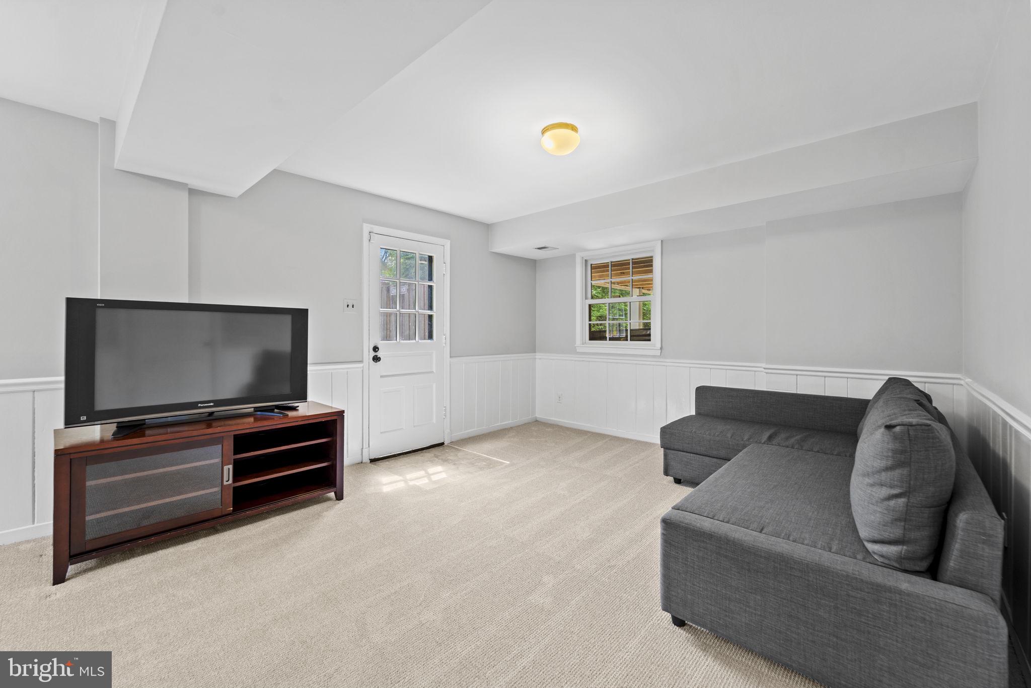 MARY KNOLLS - Residential