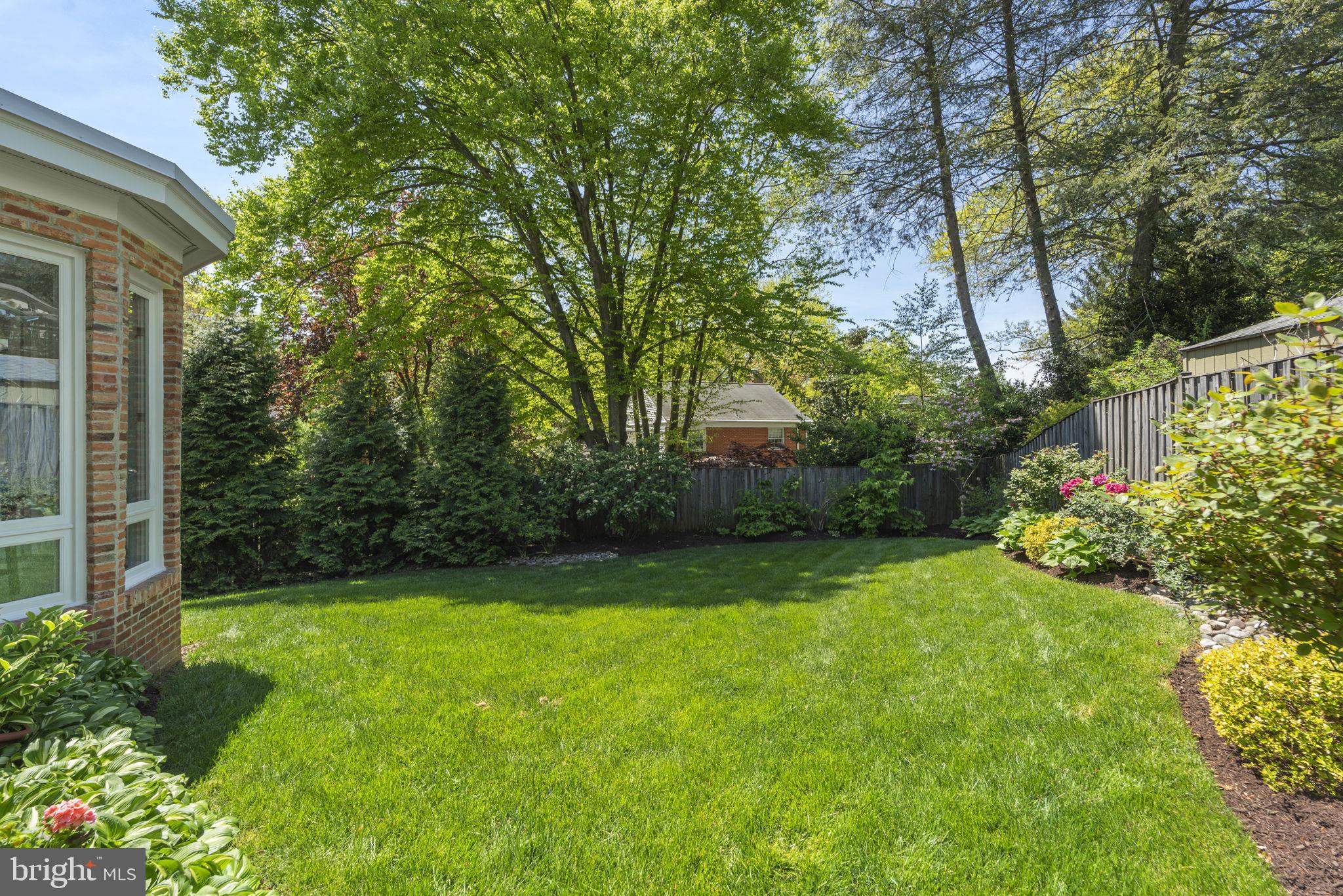 MARY KNOLLS - Residential