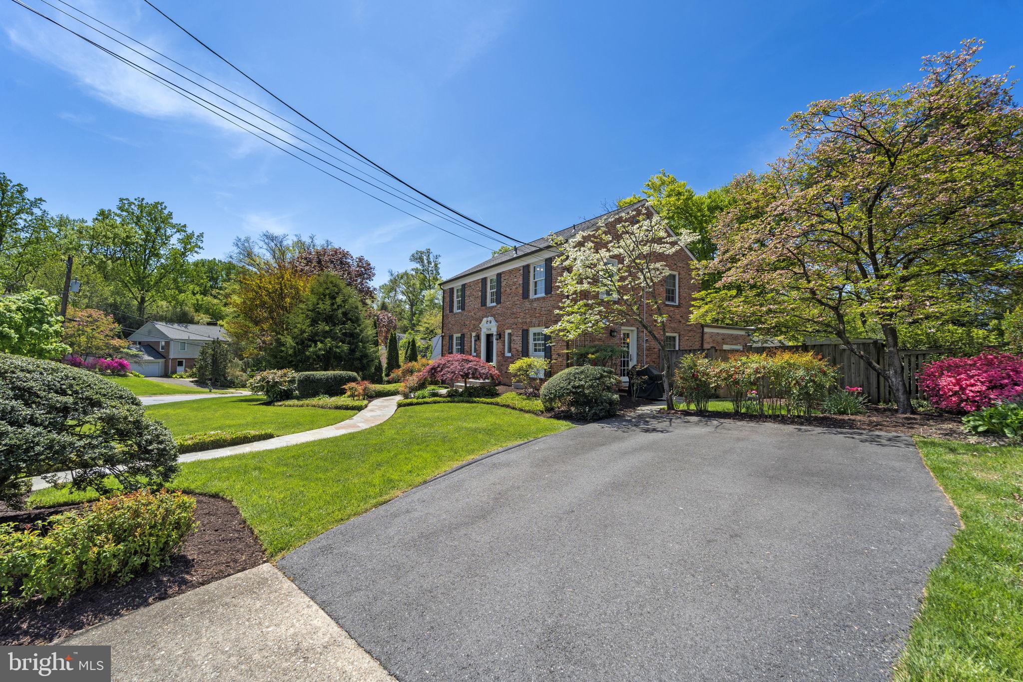 MARY KNOLLS - Residential