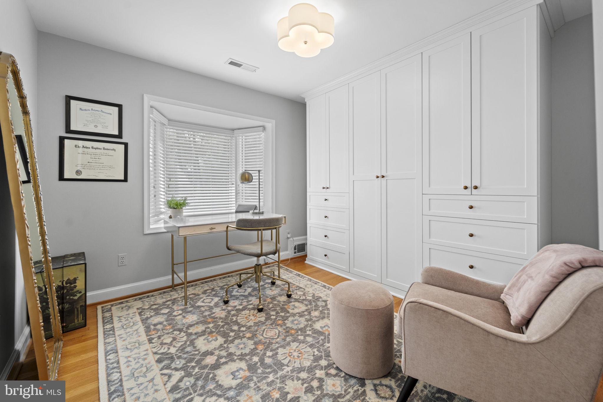 MARY KNOLLS - Residential