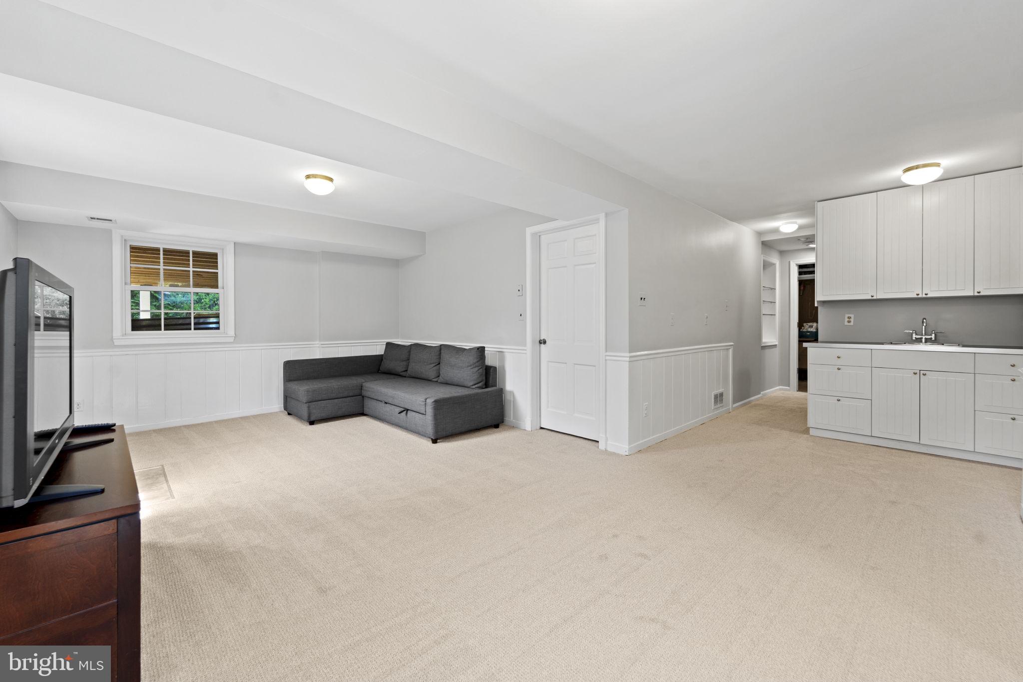 MARY KNOLLS - Residential