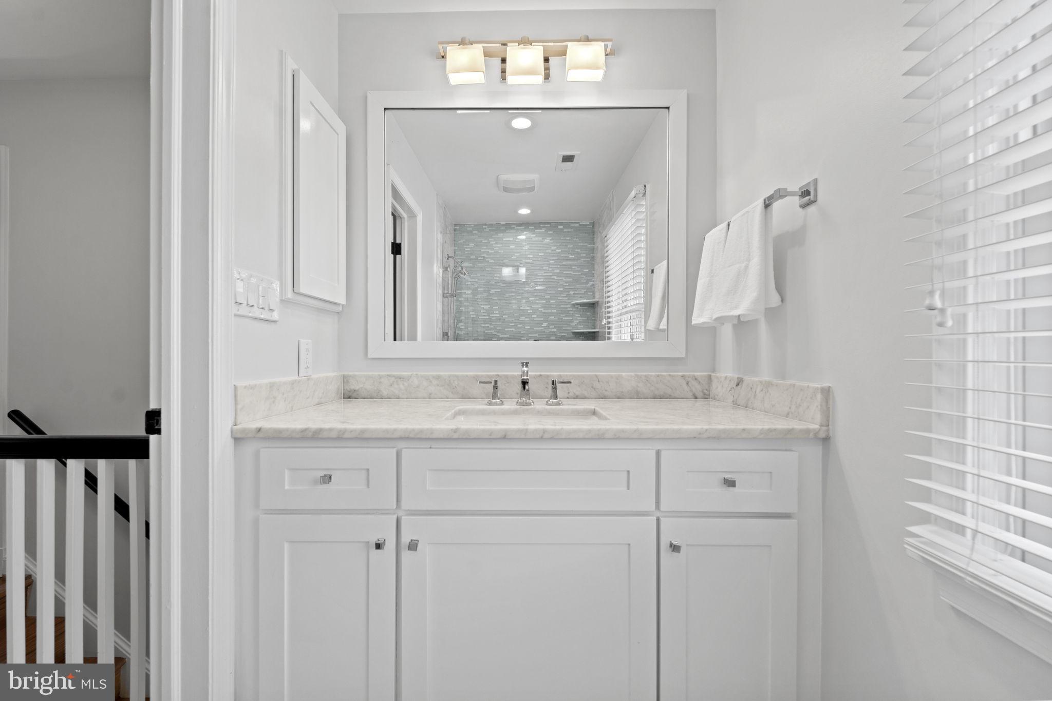 MARY KNOLLS - Residential