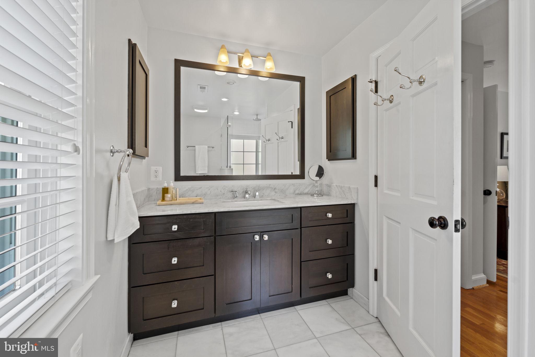 MARY KNOLLS - Residential