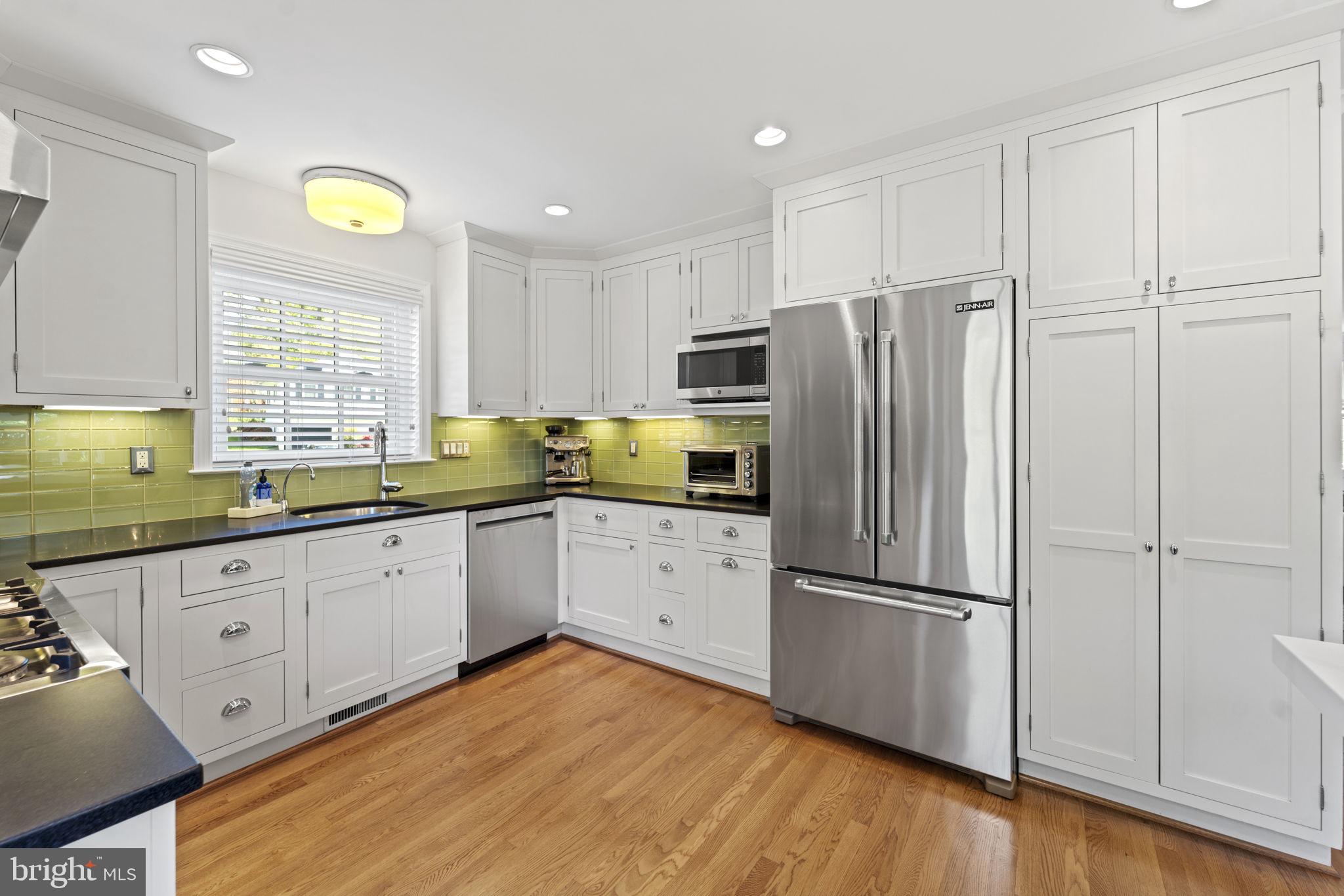 MARY KNOLLS - Residential