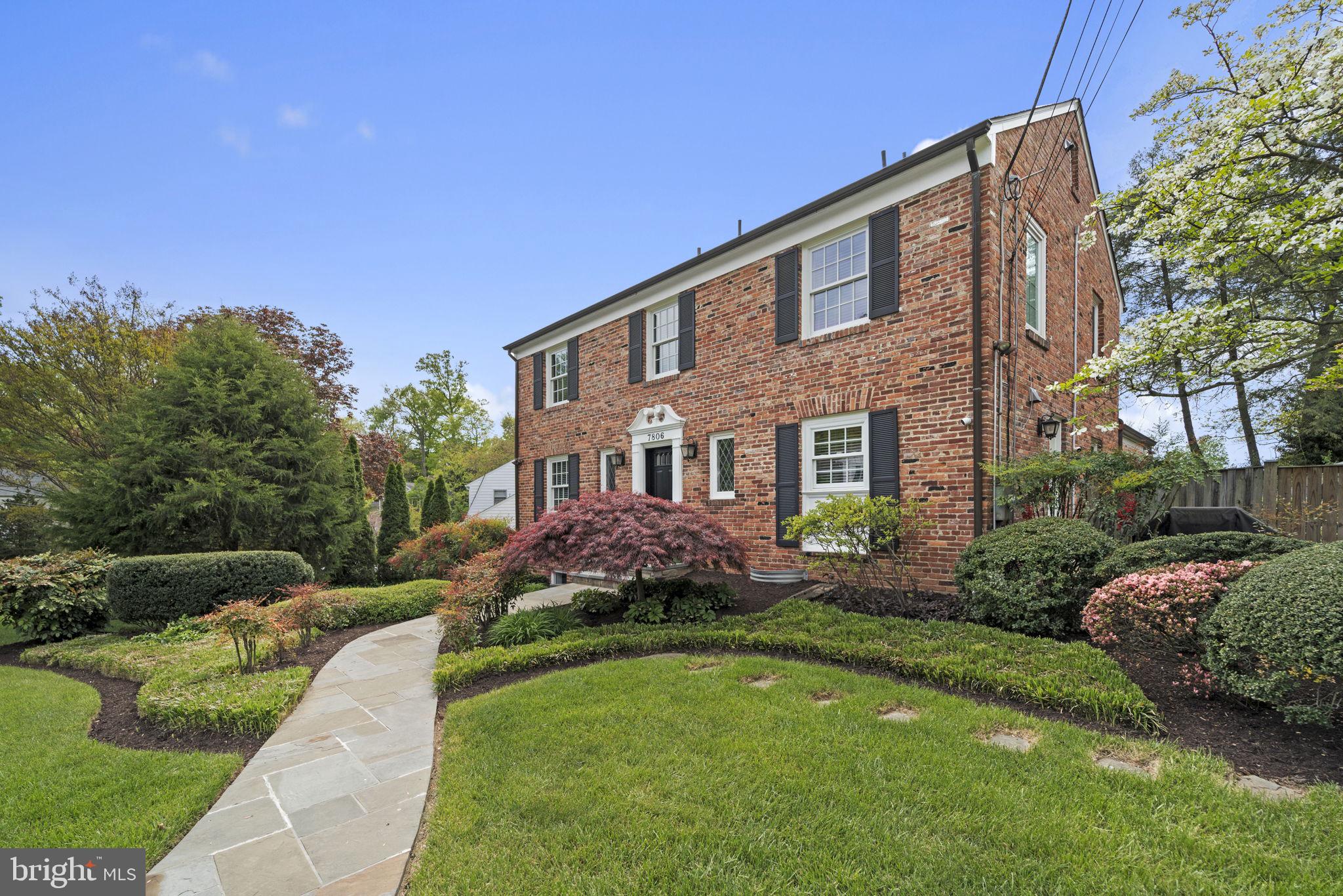 MARY KNOLLS - Residential