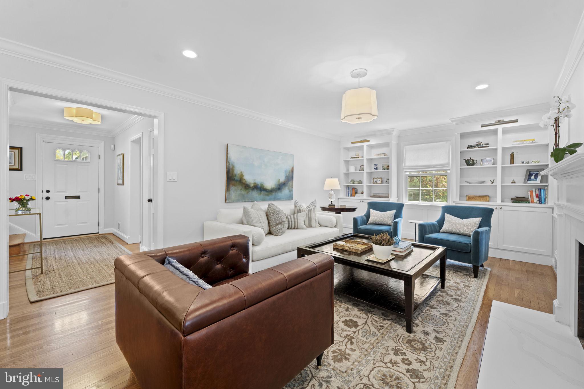 MARY KNOLLS - Residential