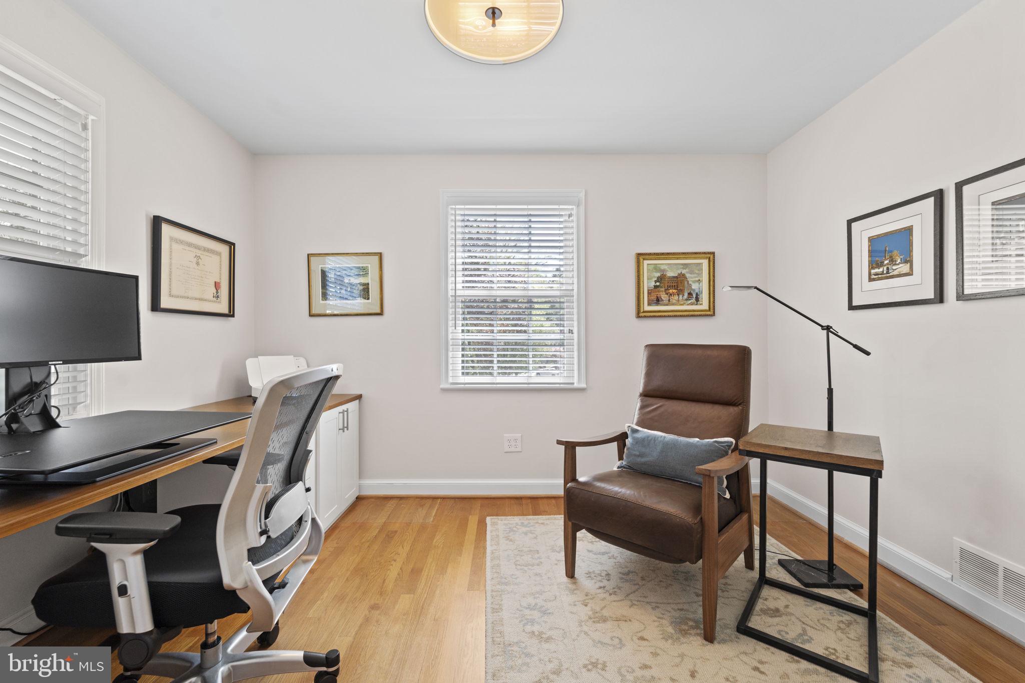 MARY KNOLLS - Residential