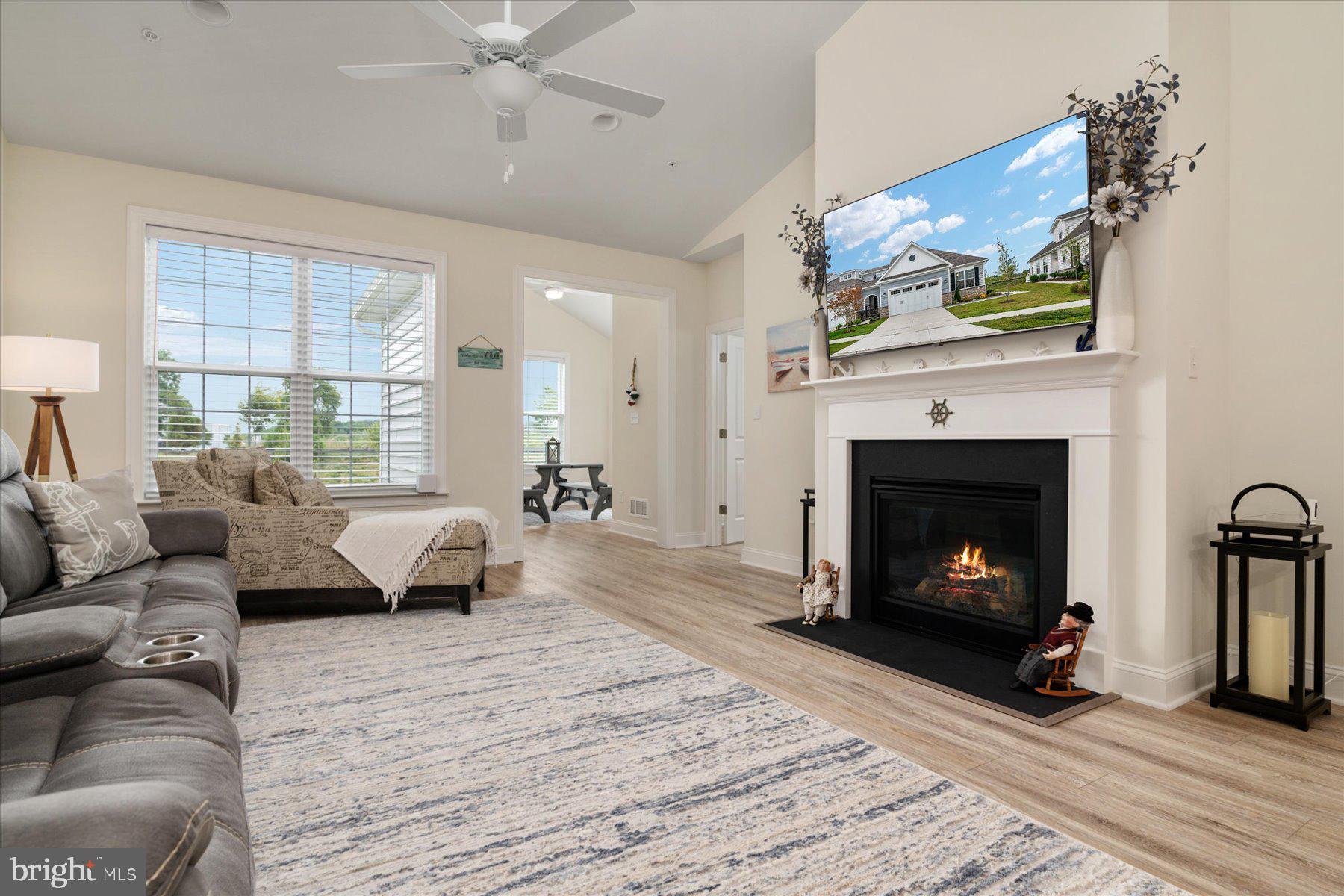 BAY BRIDGE COVE - Residential