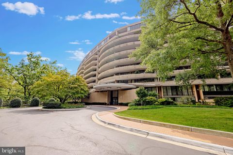 4200 MASSACHUSETTS AVENUE NW 801 WASHINGTON DC 20016