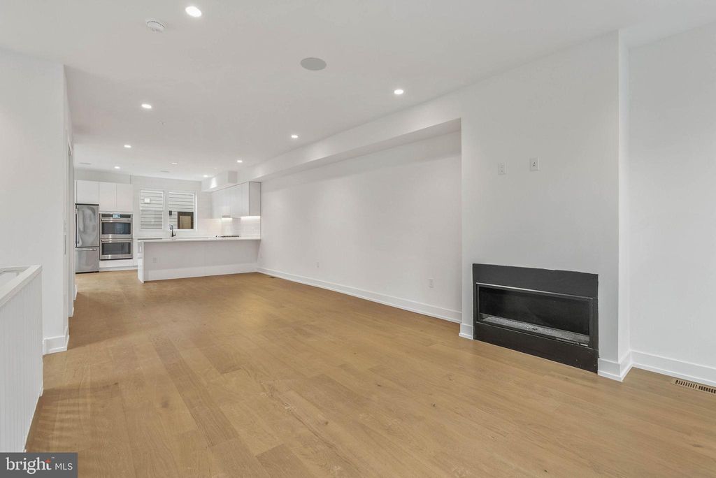 Photo of 660 Fairmount Avenue, PHILADELPHIA, PA 19123 (MLS # PAPH2546802)