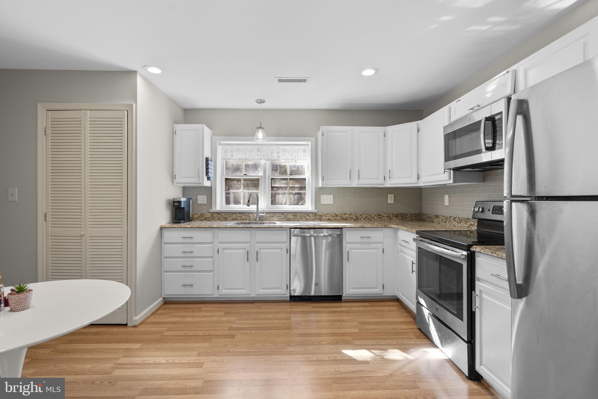 KENWOOD FOREST - Residential