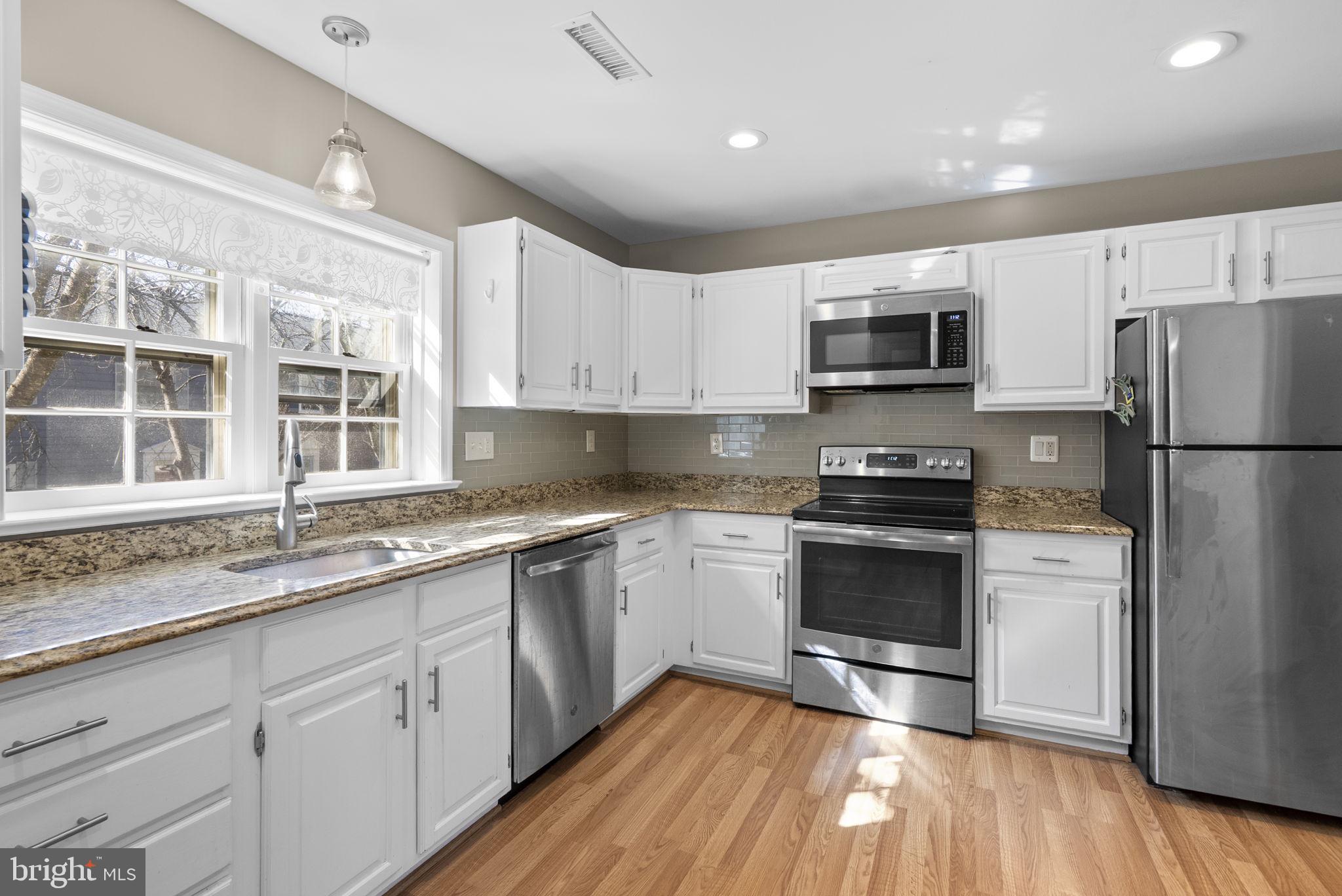 KENWOOD FOREST - Residential