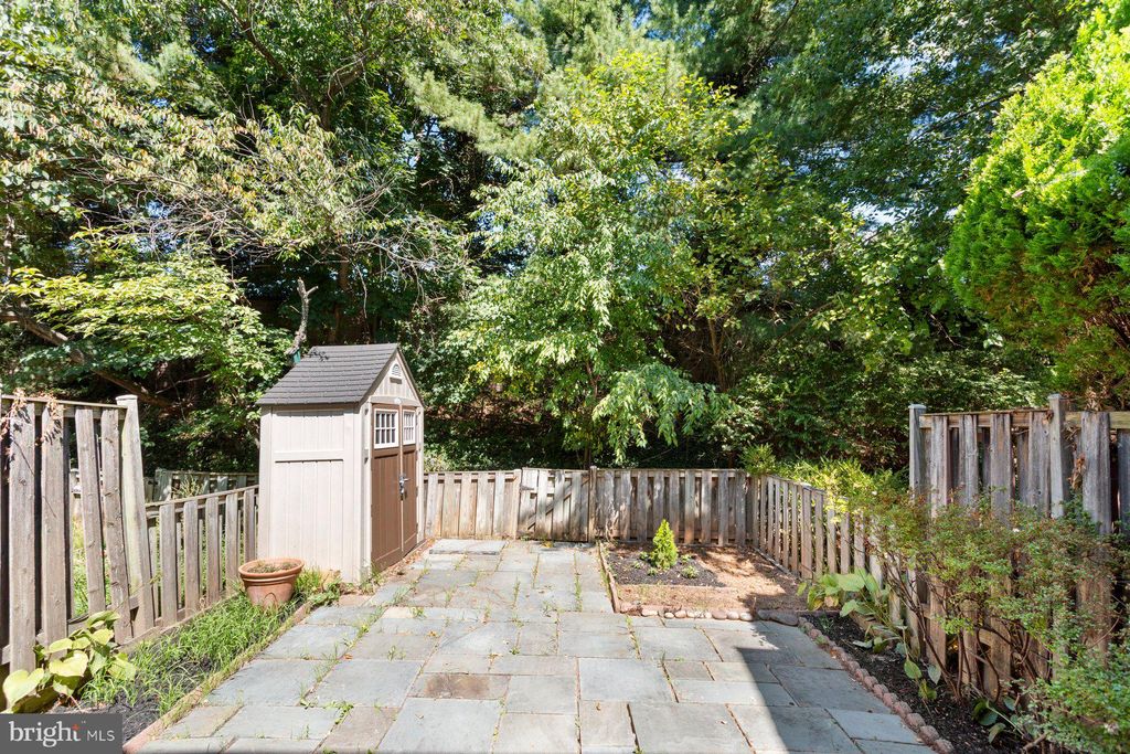 Photo of 10603 Tuppence Court, ROCKVILLE, MD 20850 (MLS # MDMC2204632)