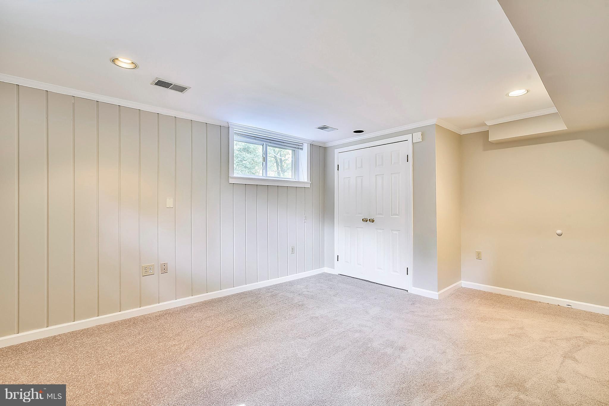 HOLLIN HALL VILLAGE - Residential Lease