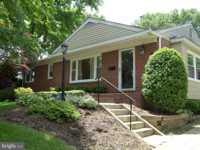 HOLLIN HALL VILLAGE - Residential Lease