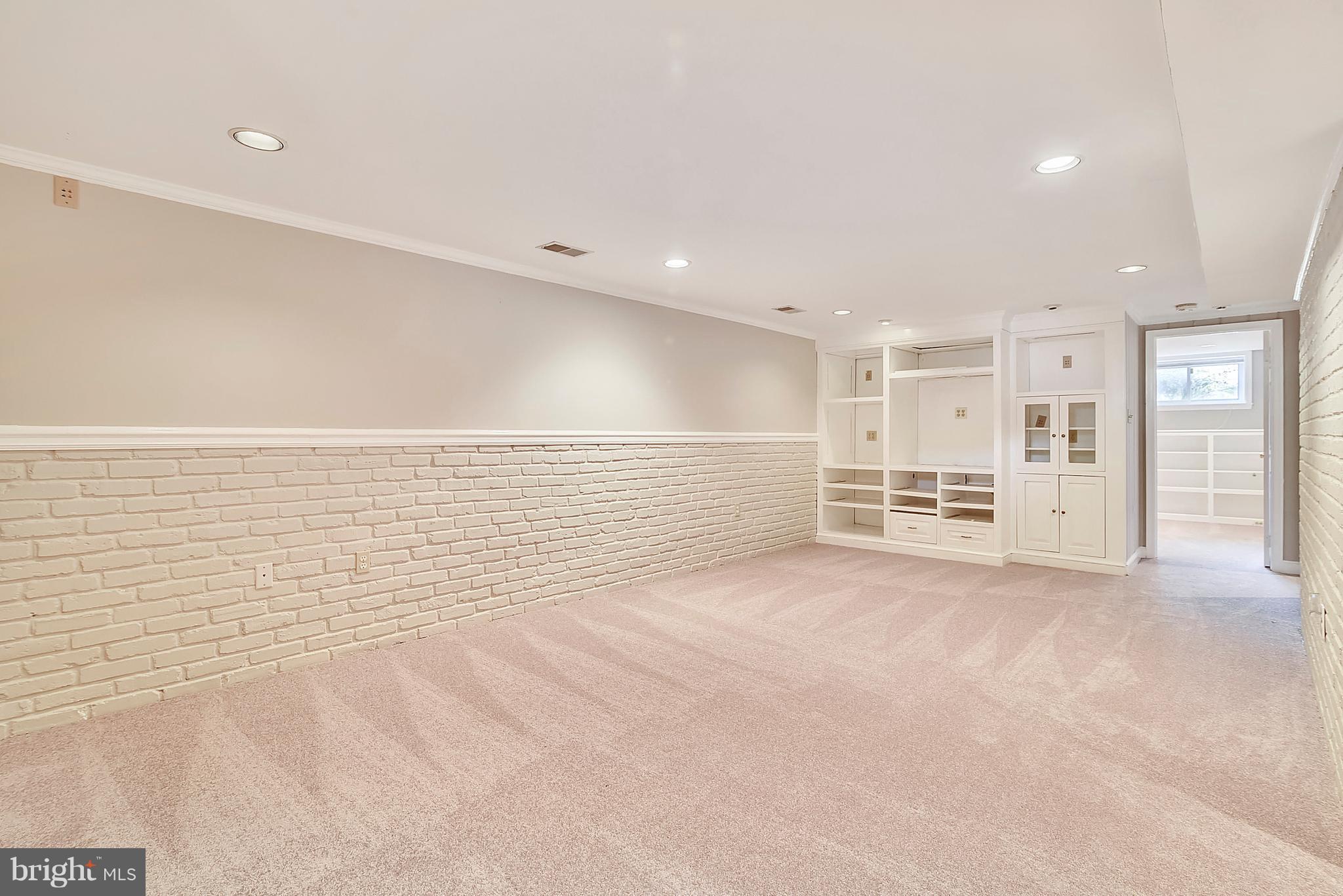 HOLLIN HALL VILLAGE - Residential Lease