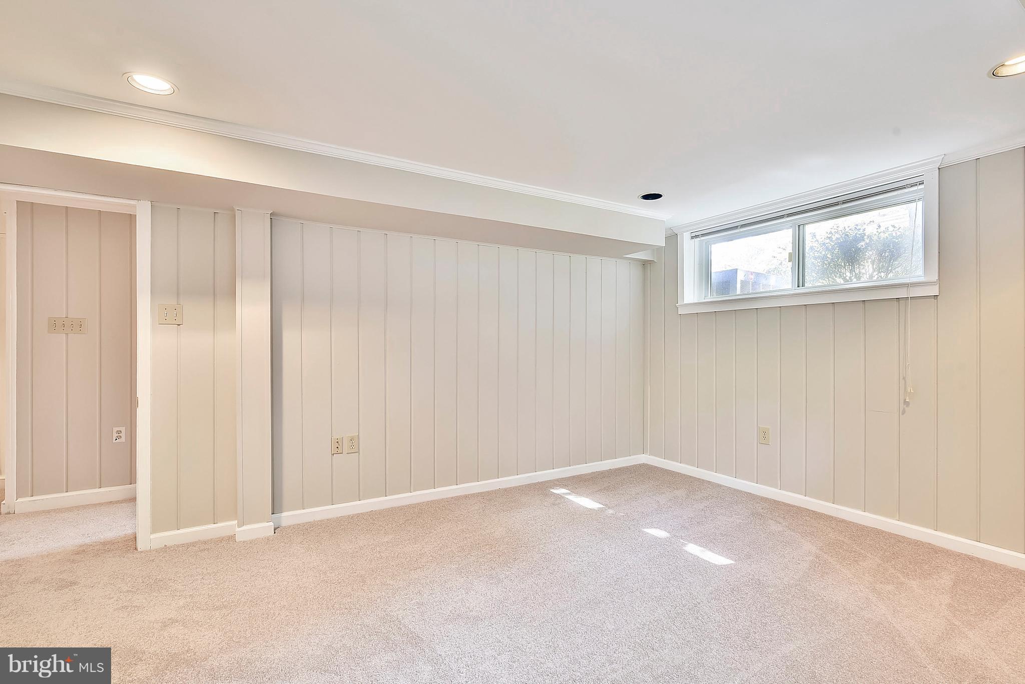 HOLLIN HALL VILLAGE - Residential Lease