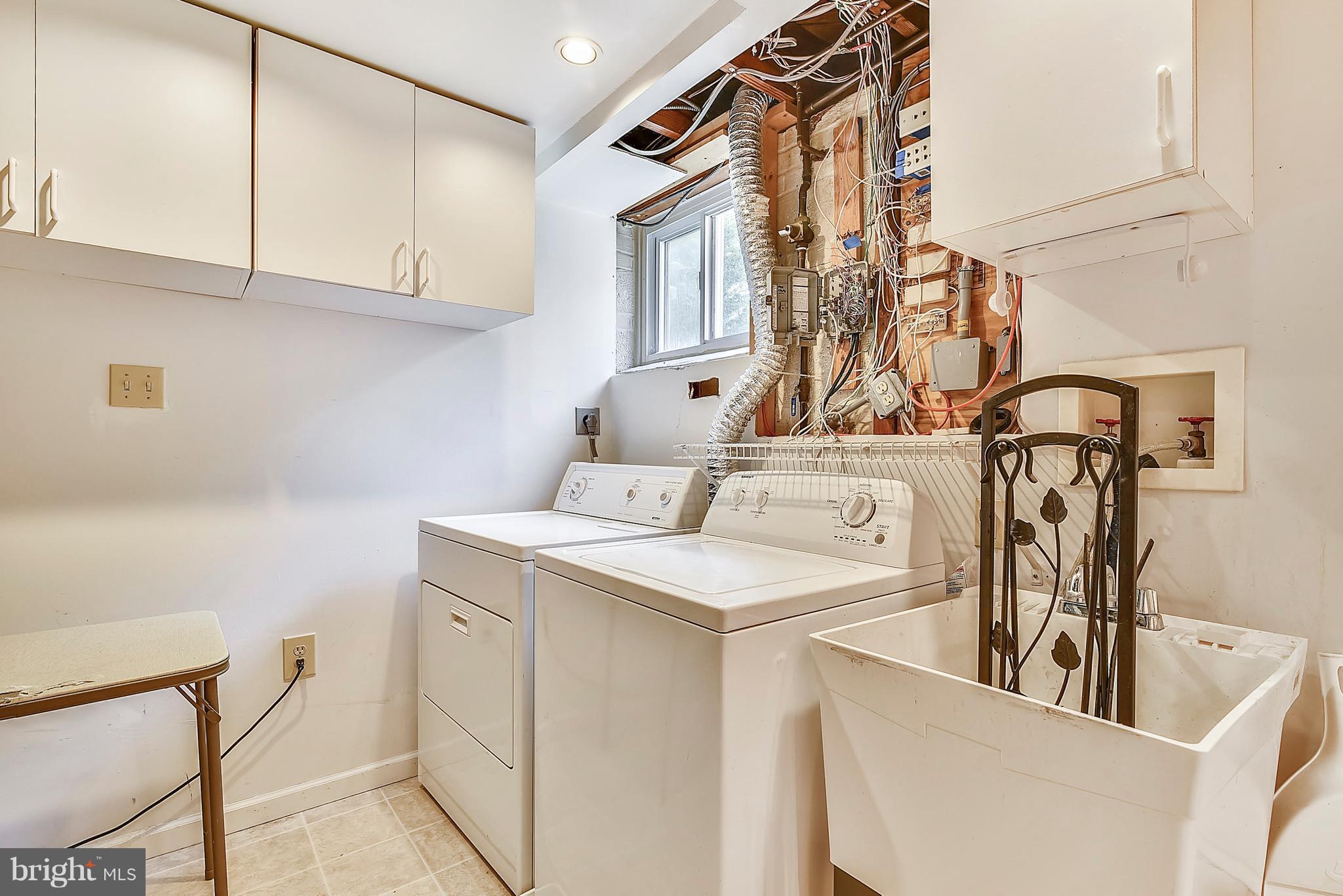 HOLLIN HALL VILLAGE - Residential Lease