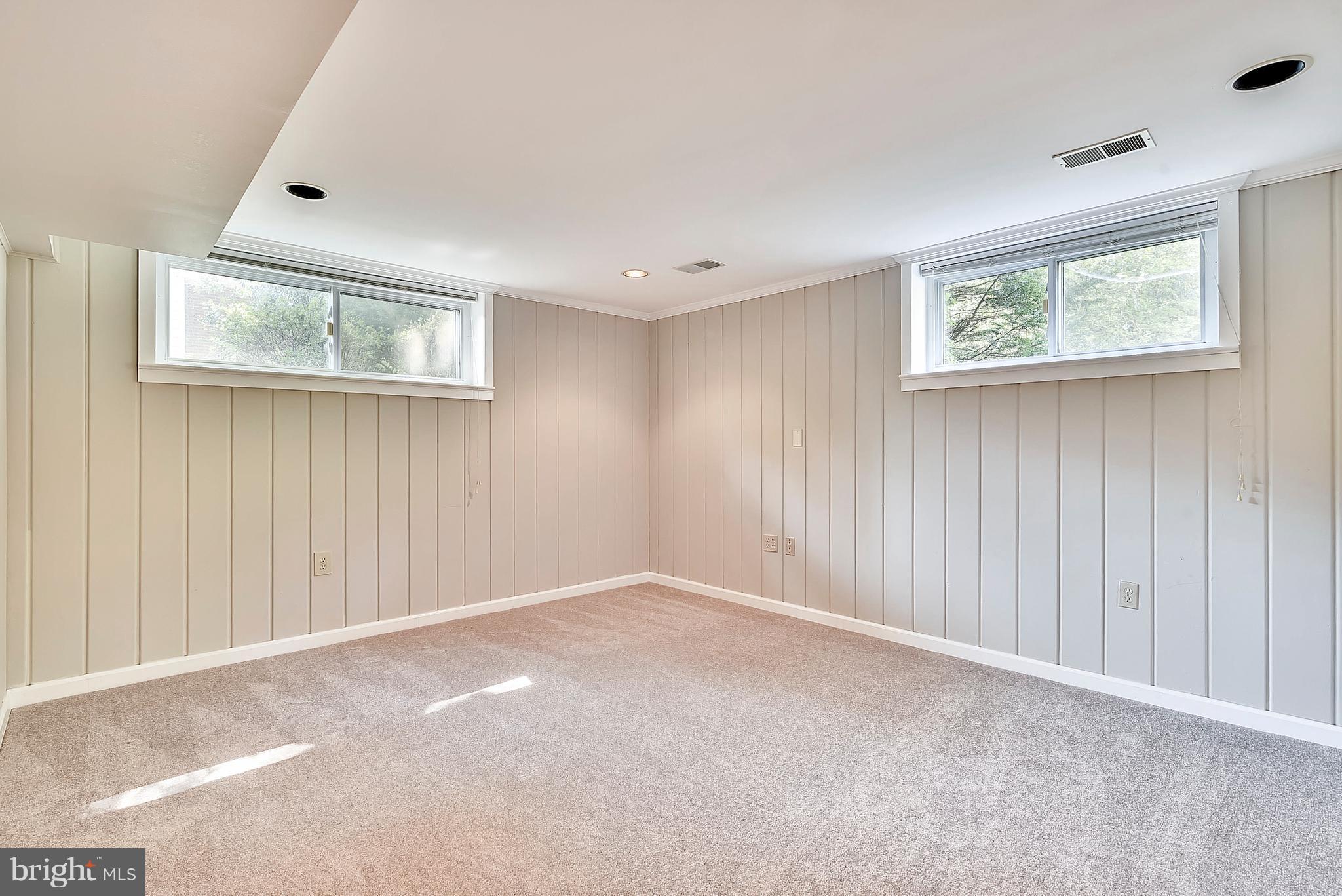 HOLLIN HALL VILLAGE - Residential Lease