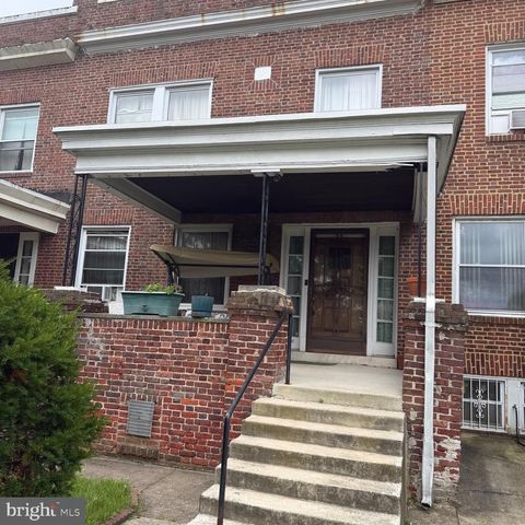 Townhouse For Sale - 1911 E 32nd Street<br/> Baltimore City County, BALTIMORE, MD 21218