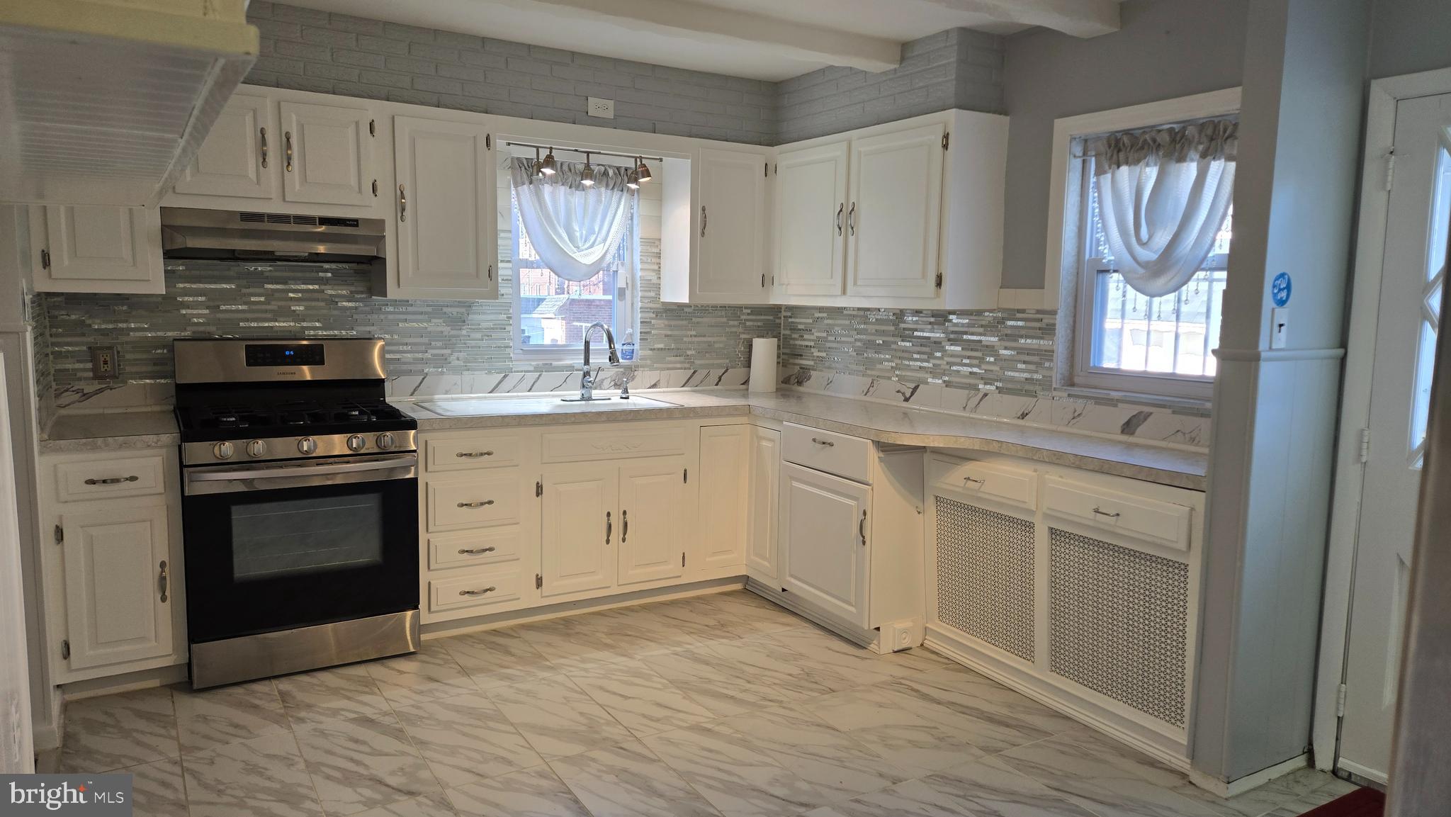 PHILADELPHIA (NORTHEAST) - Residential