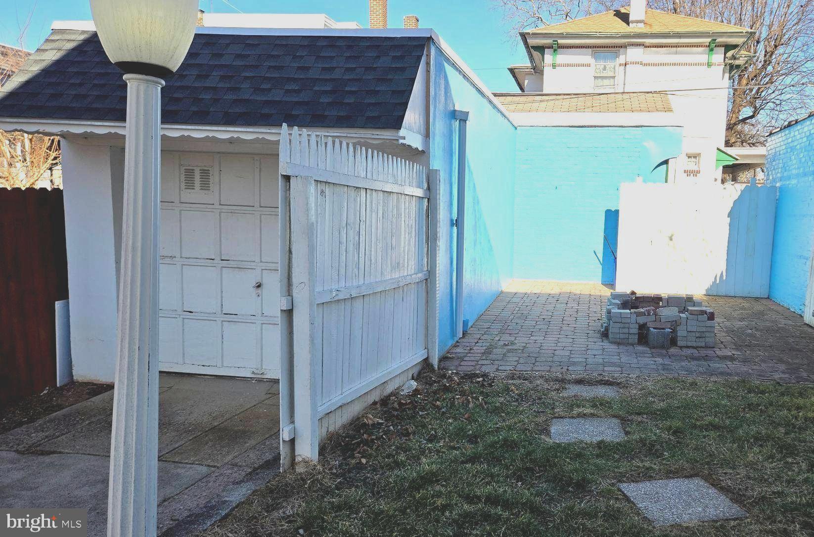 PHILADELPHIA (NORTHEAST) - Residential