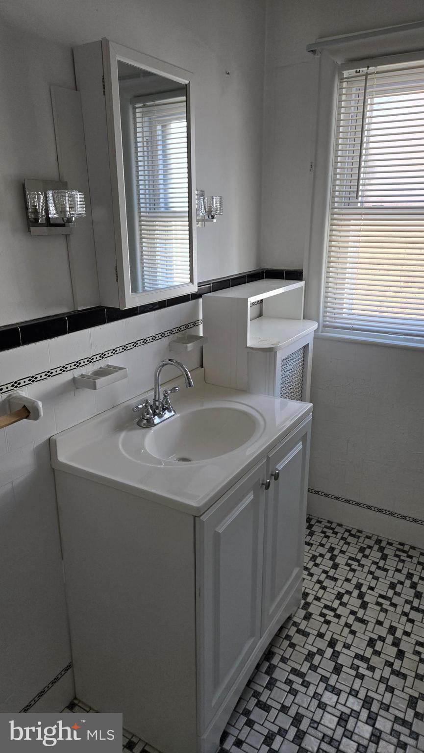 PHILADELPHIA (NORTHEAST) - Residential