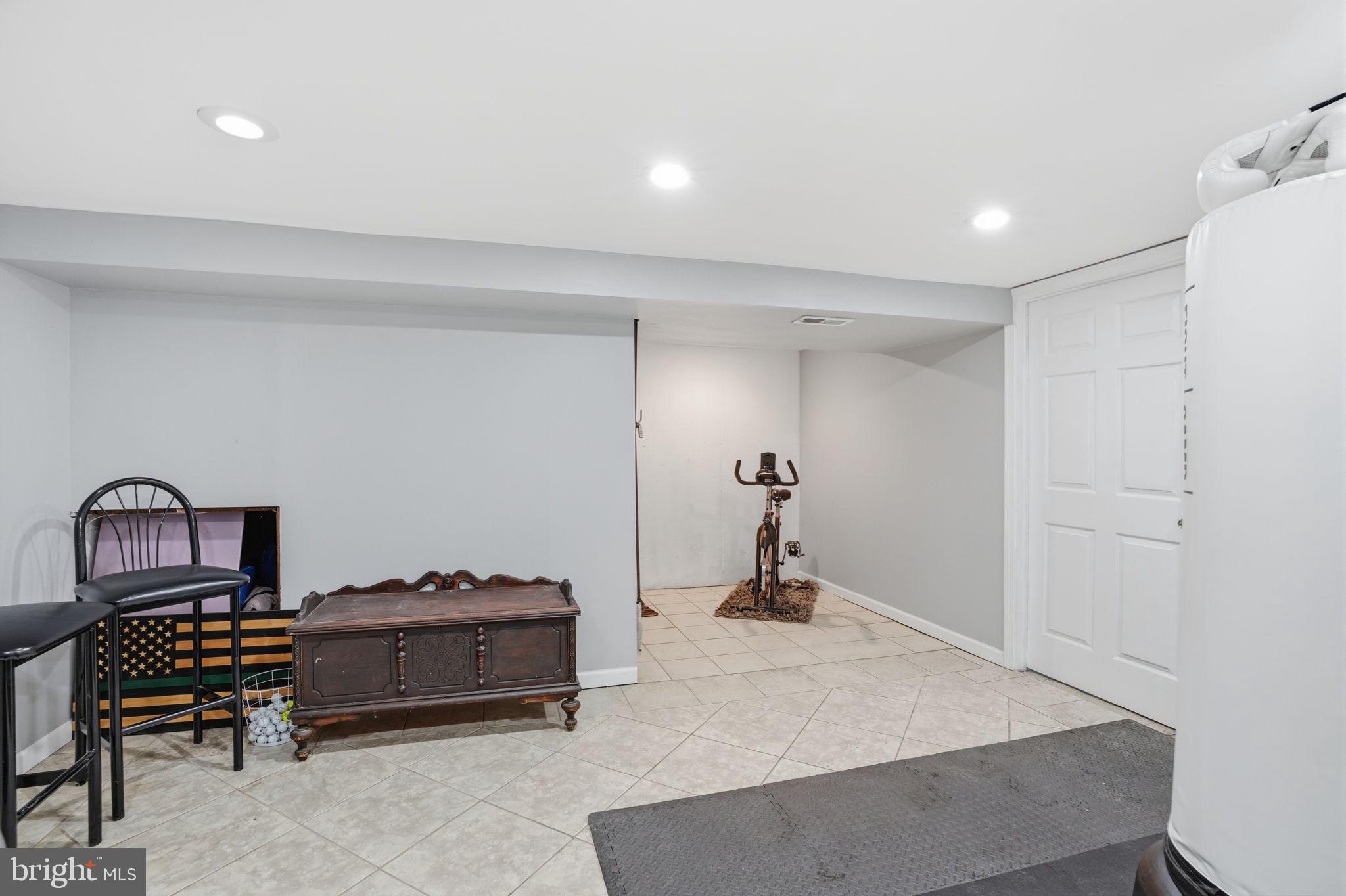 ACADEMY GARDENS - Residential Income