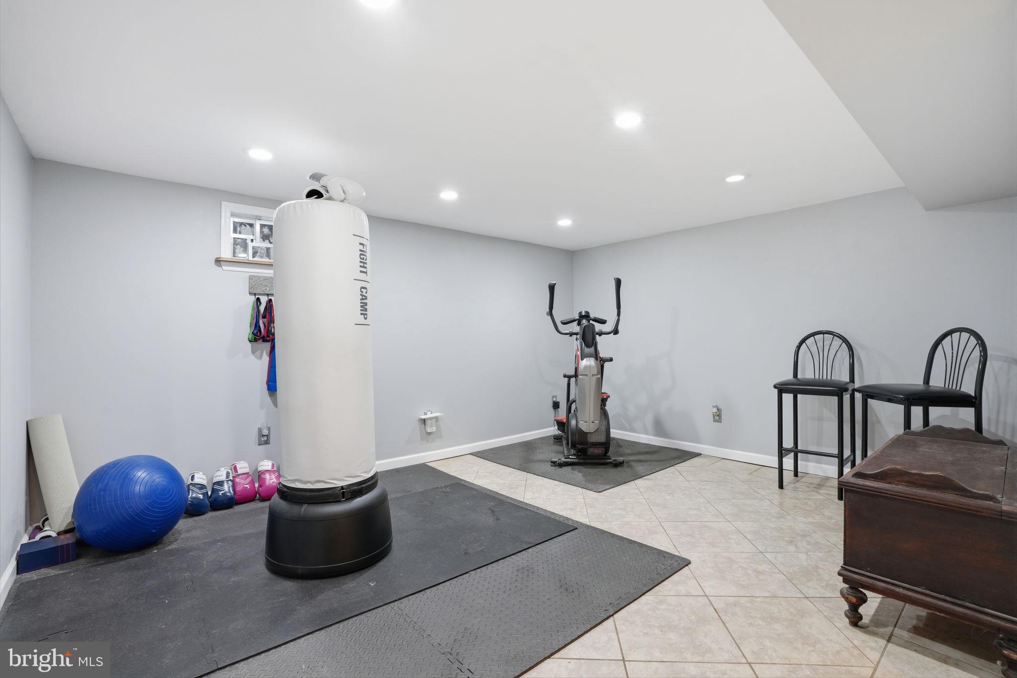 ACADEMY GARDENS - Residential Income