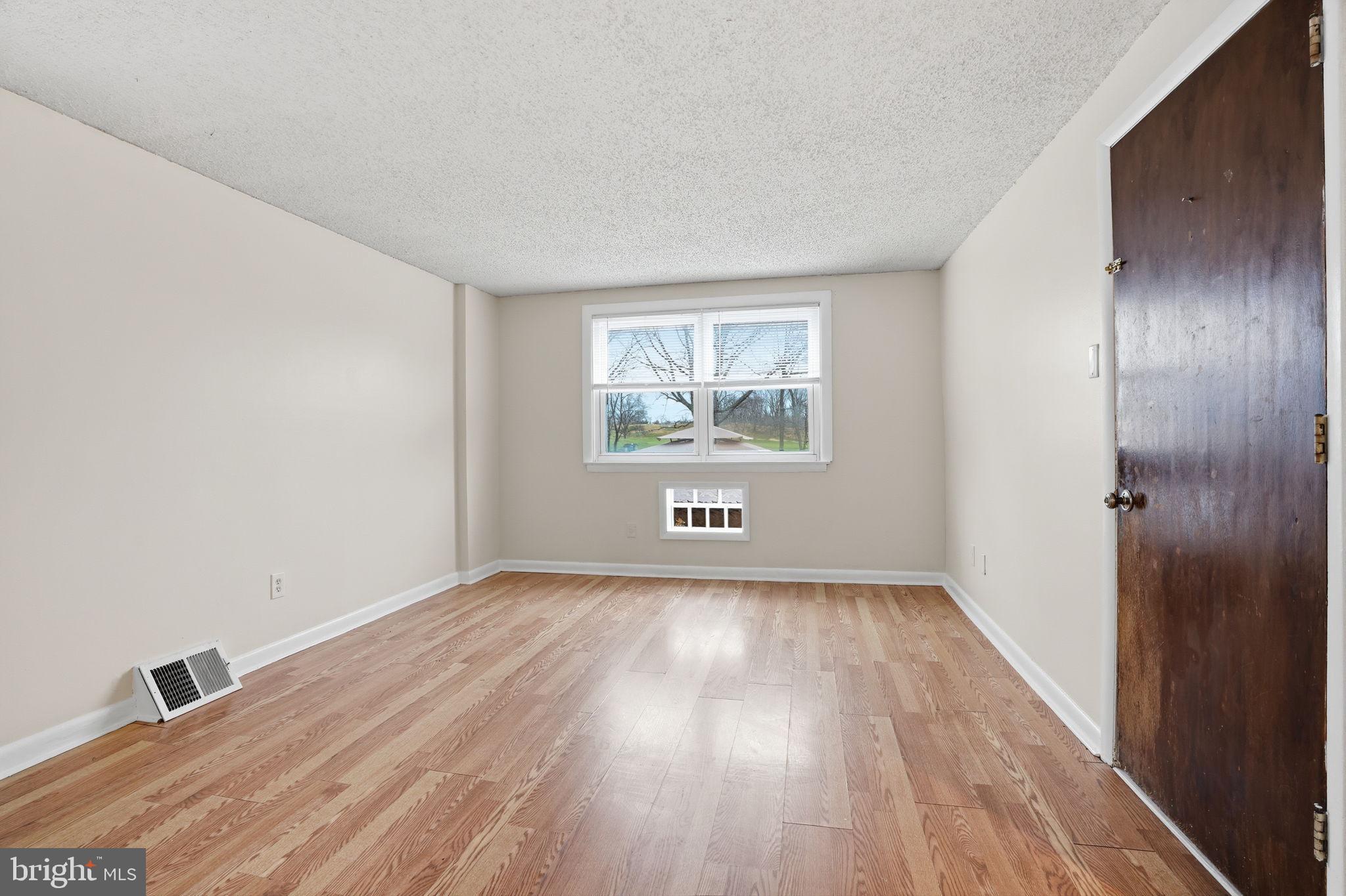 ACADEMY GARDENS - Residential Income