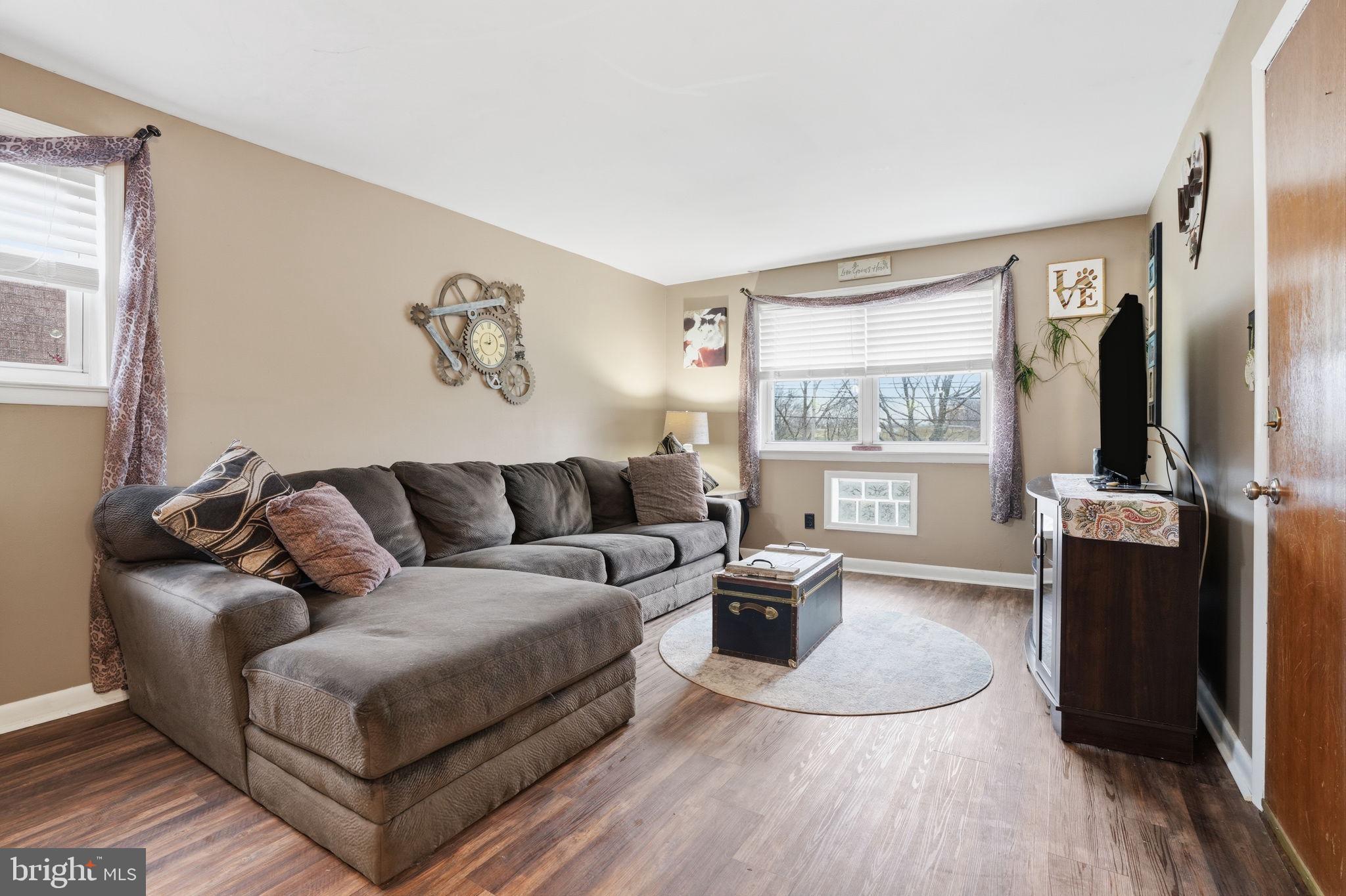 ACADEMY GARDENS - Residential Income