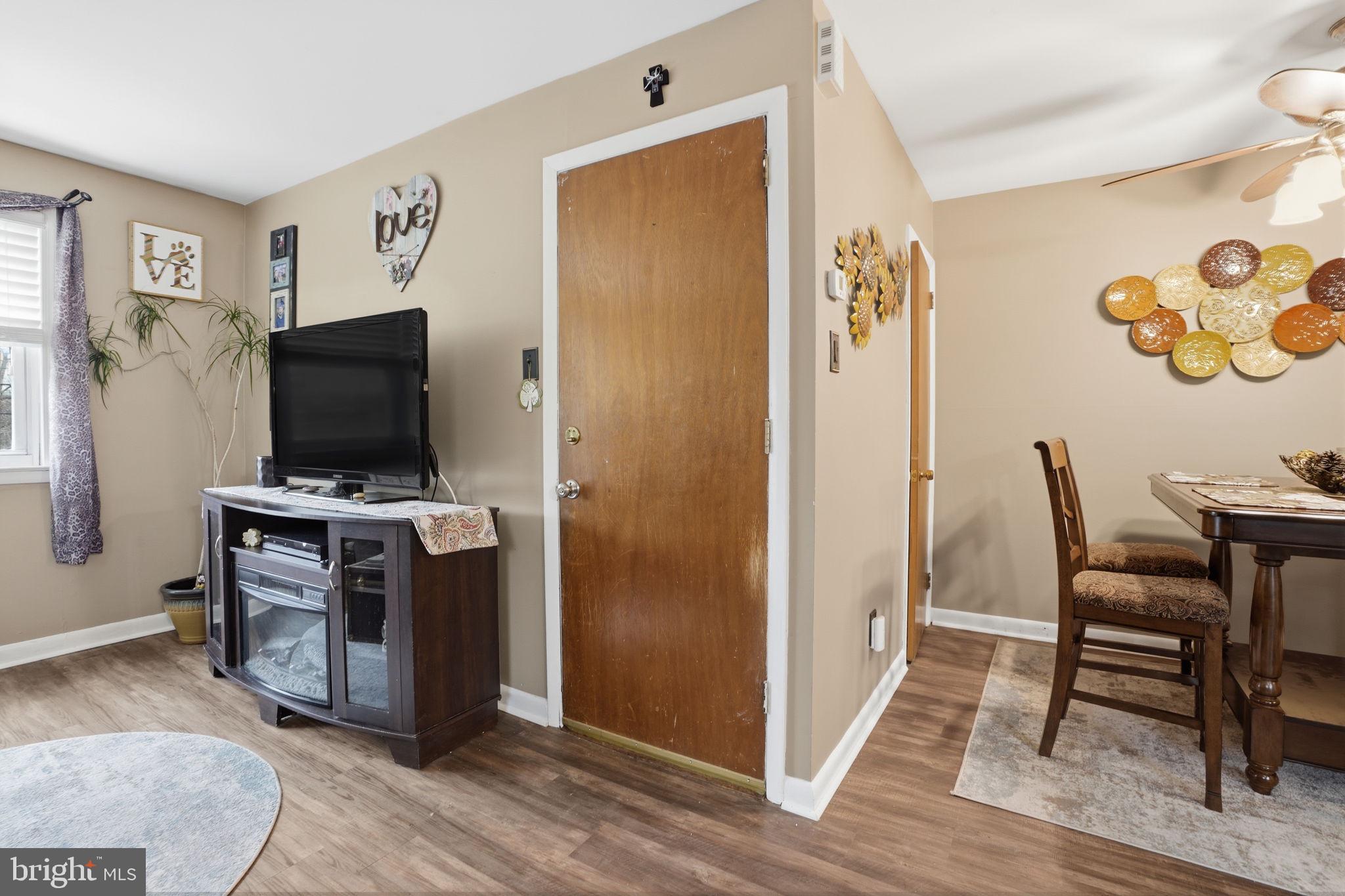 ACADEMY GARDENS - Residential Income