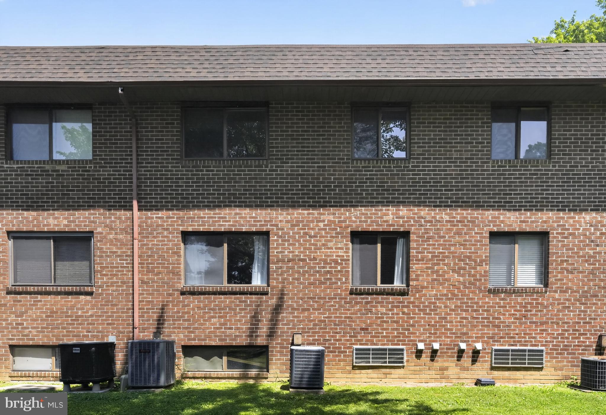 828 PUTNAM BOULEVARD B 53B