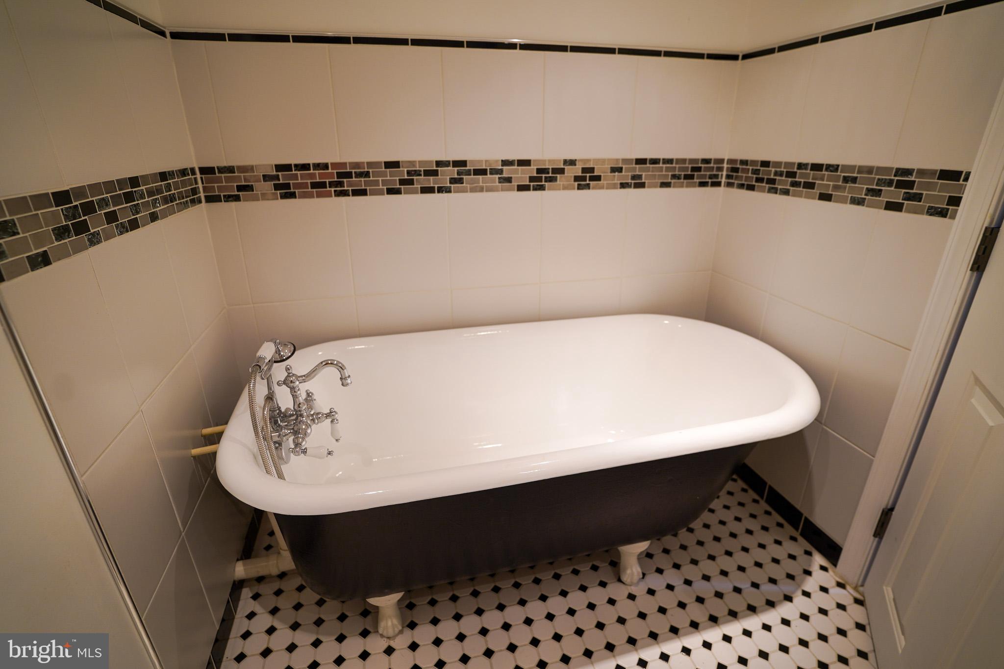 CANTON - Residential Lease