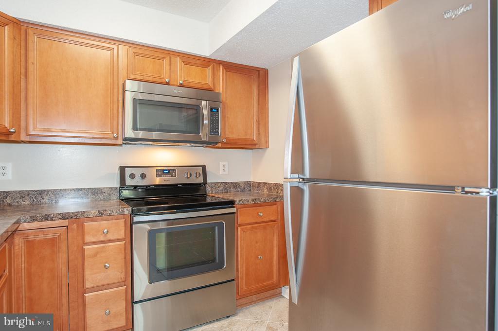 MANCHESTER LAKES - Residential Lease