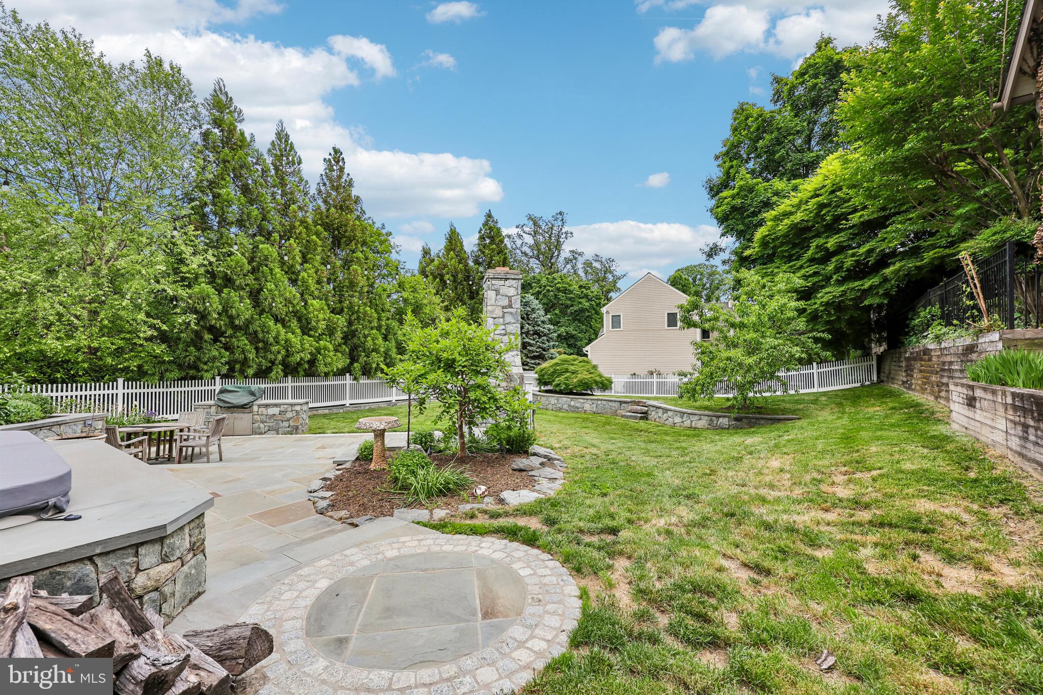 WOODMONT - Residential